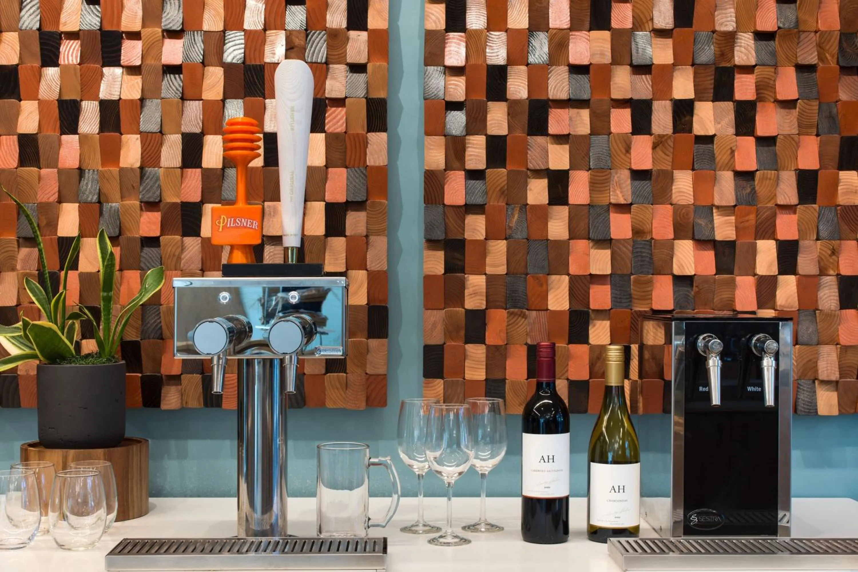 Restaurant/places to eat in Element by Westin Orlando International Drive