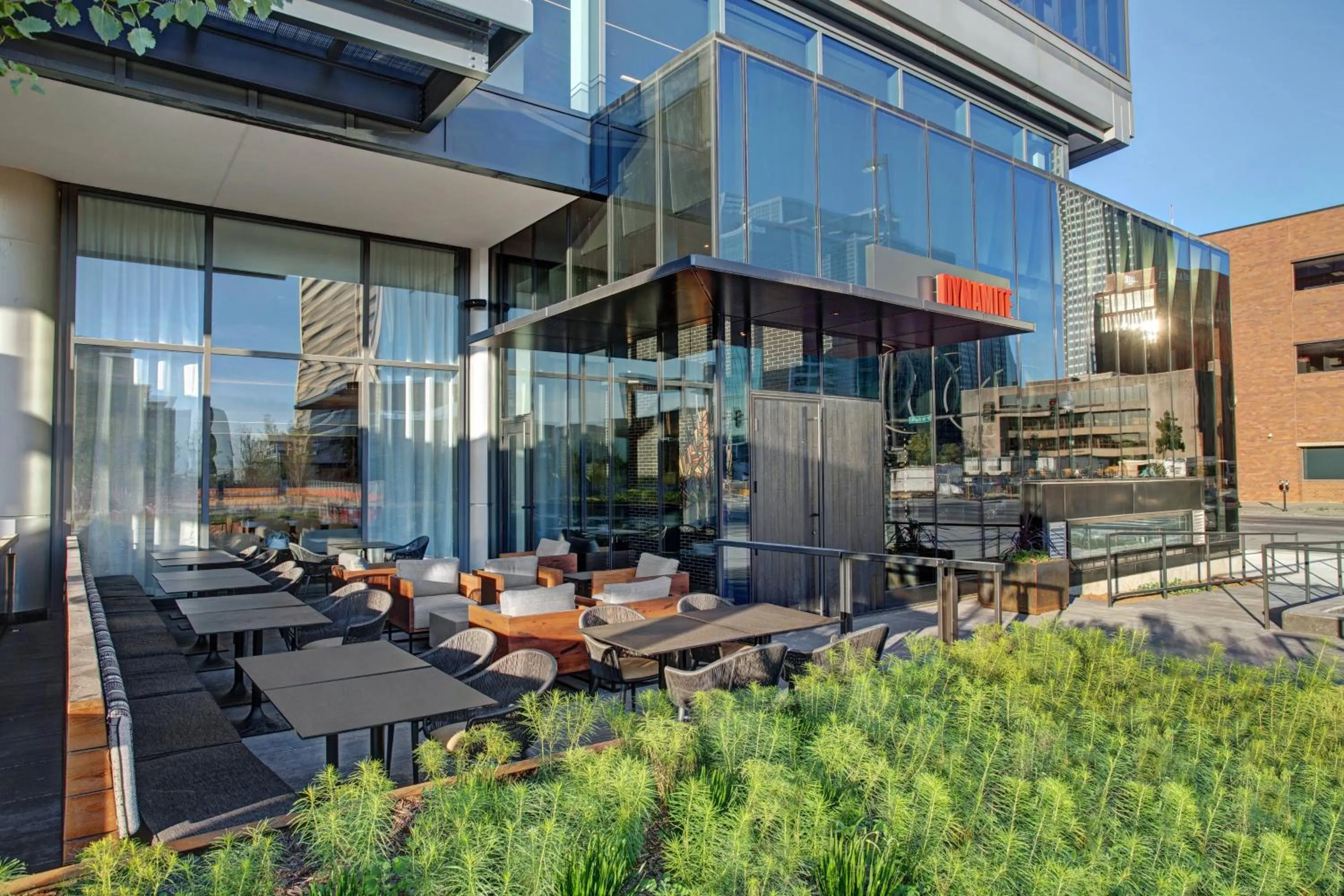 Restaurant/places to eat in The Farnam, Autograph Collection