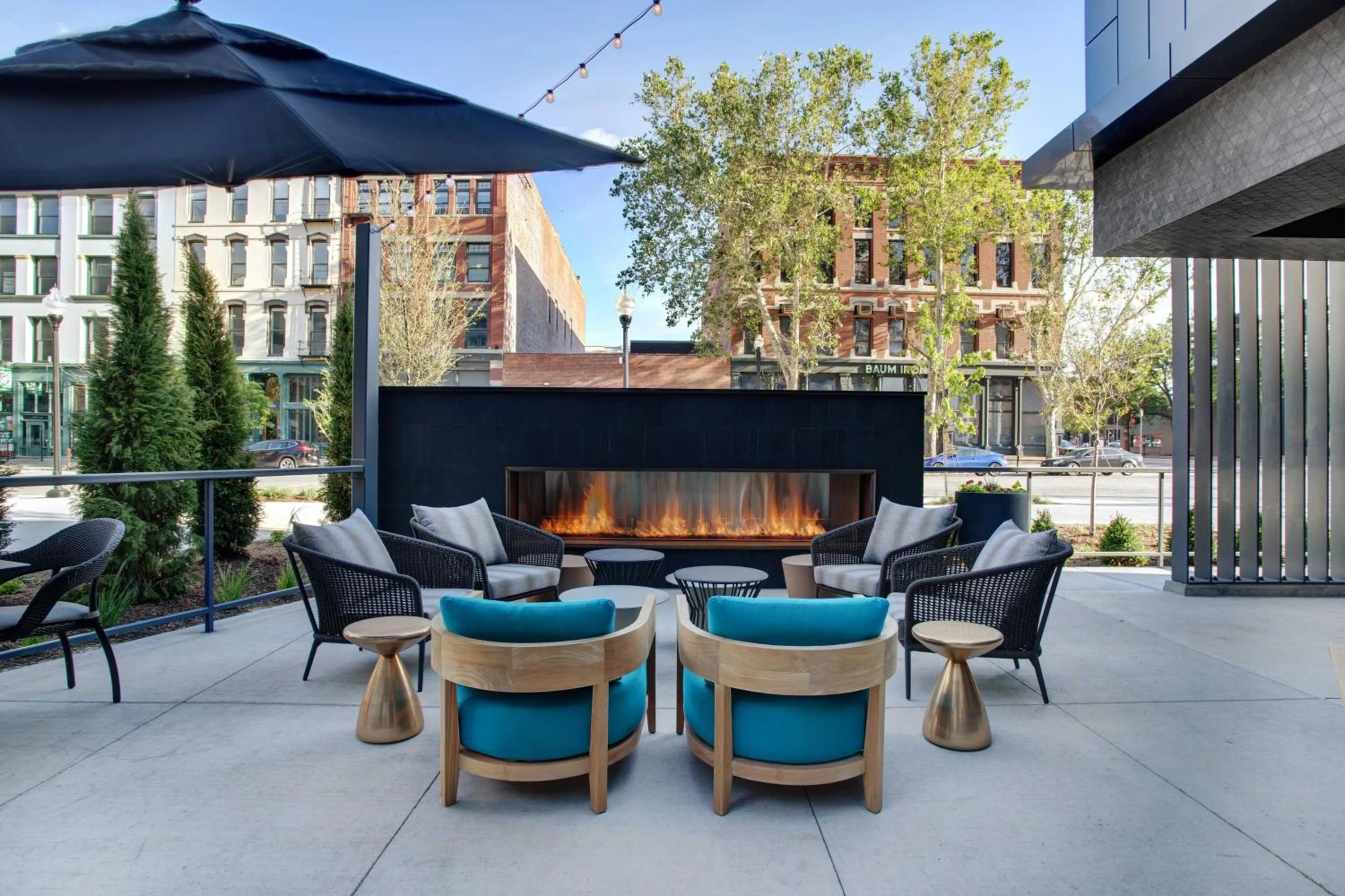 Restaurant/places to eat in The Farnam, Autograph Collection