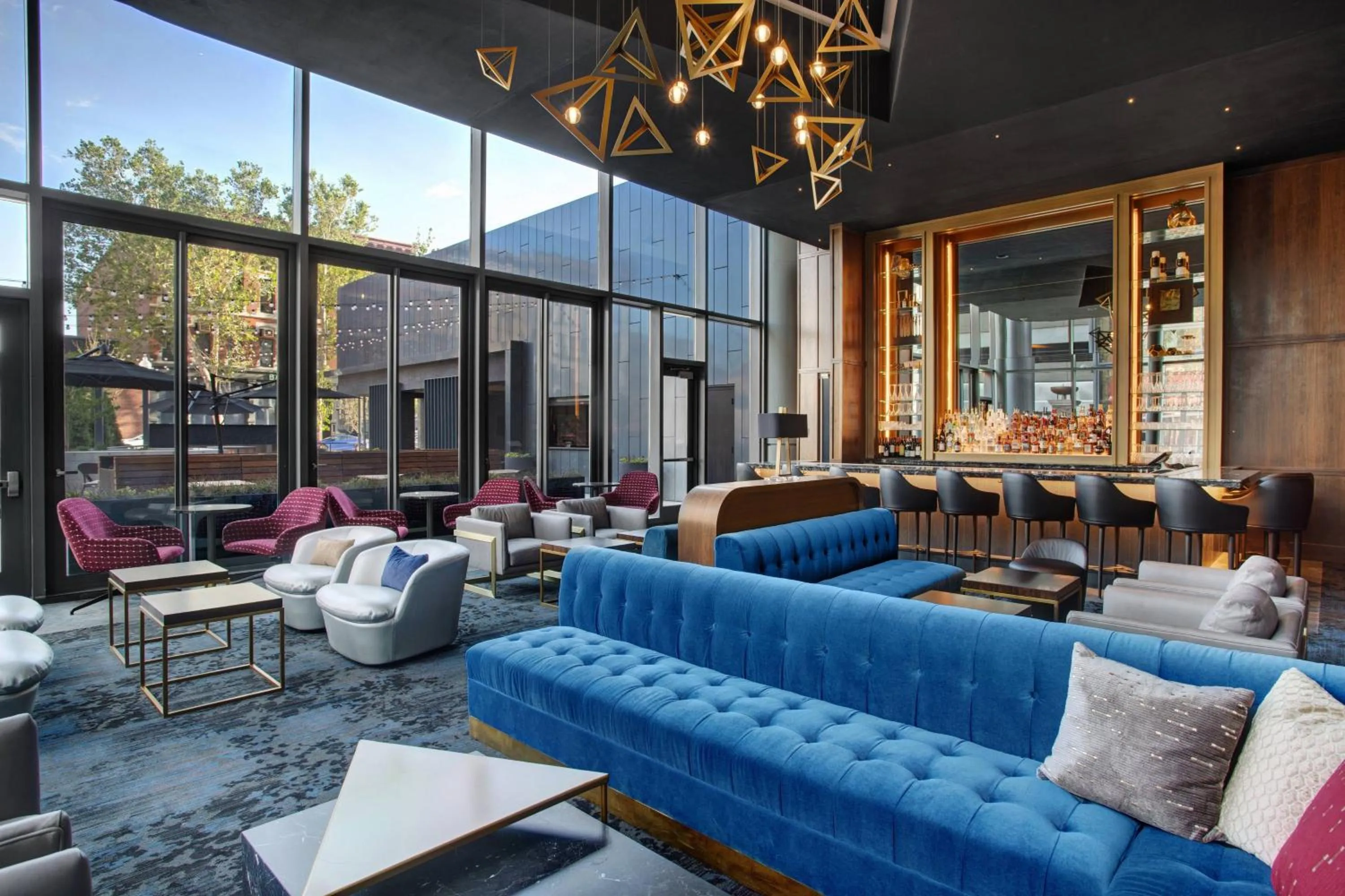 Lounge or bar in The Farnam, Autograph Collection