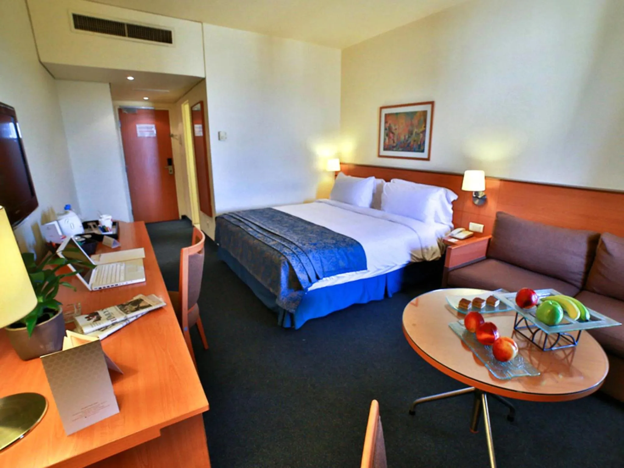 Coffee/tea facilities, Bed in Lancaster Tamar Hotel- Hadath