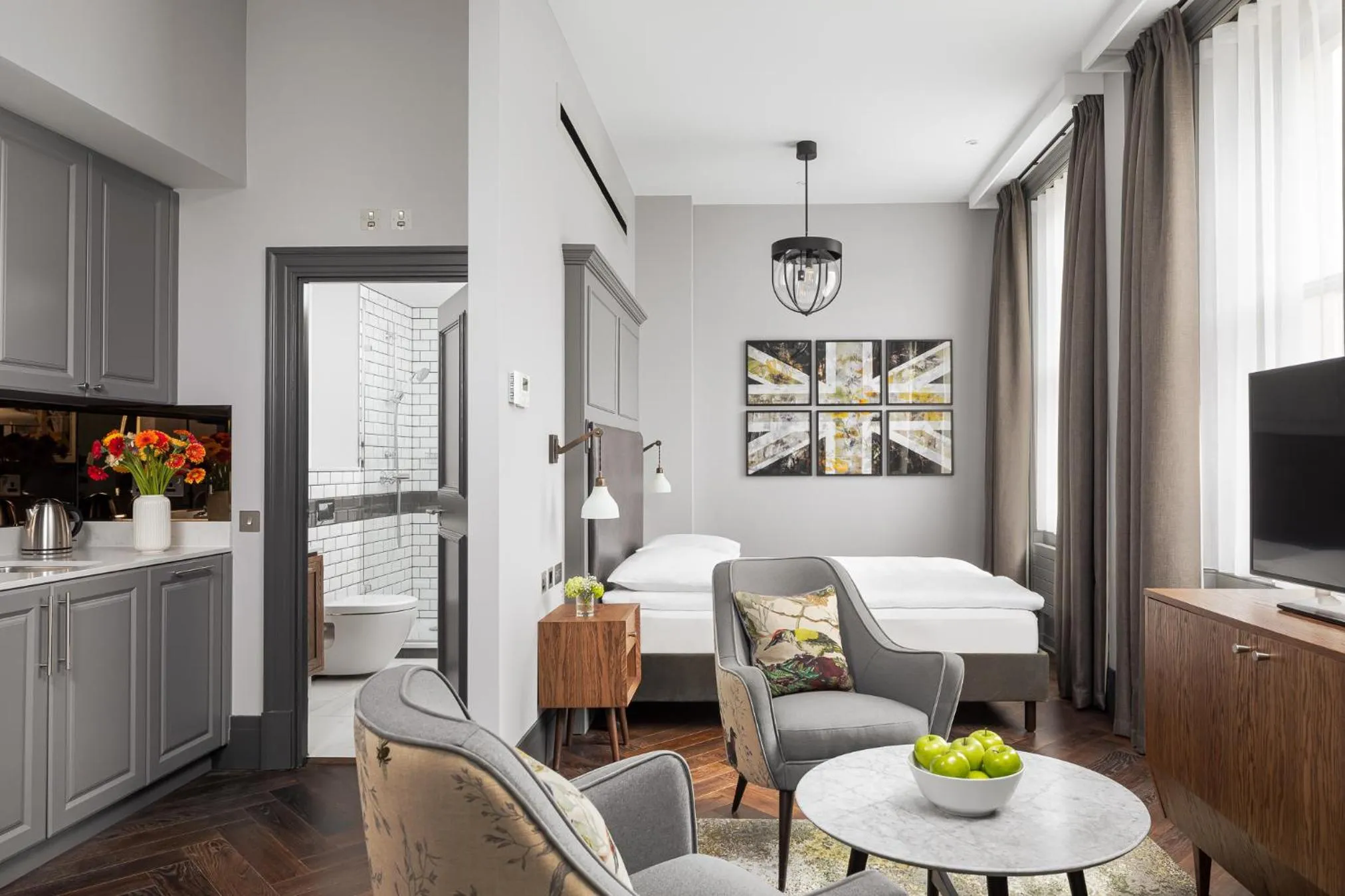 Living room, Bed in Hapimag Apartments London