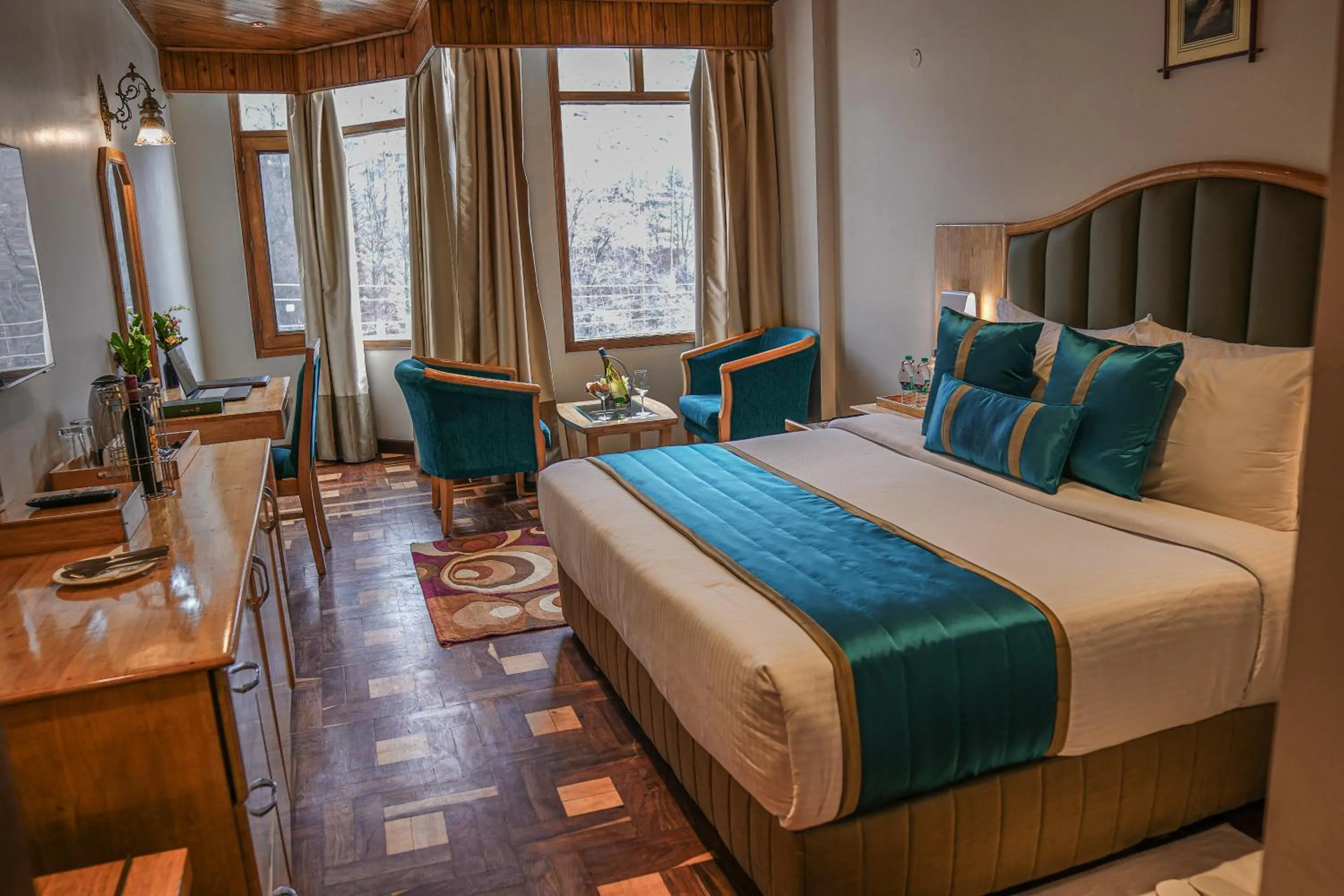 Bed in Bravia Hotel Manali Inn