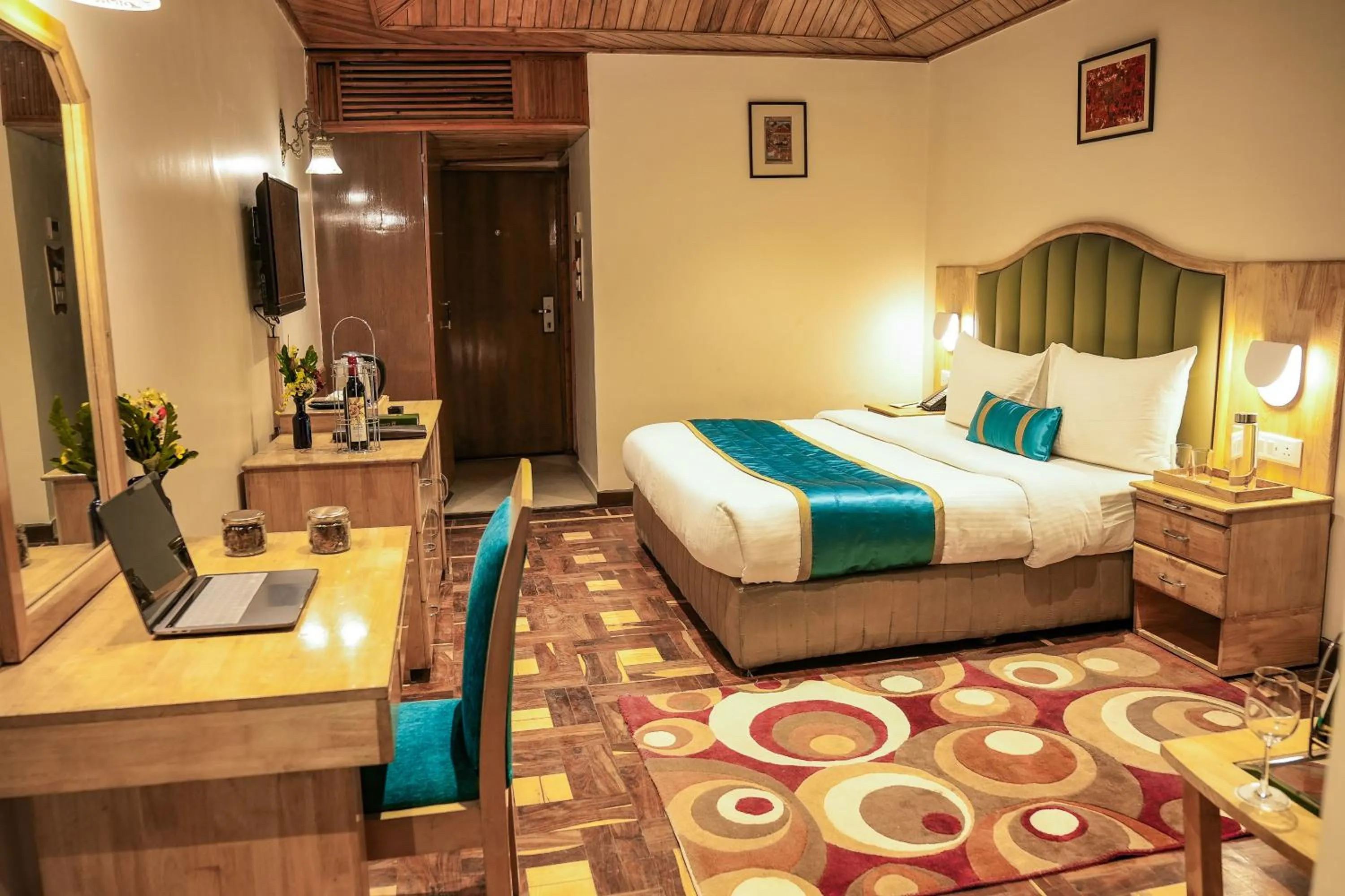 Bed in Bravia Hotel Manali Inn