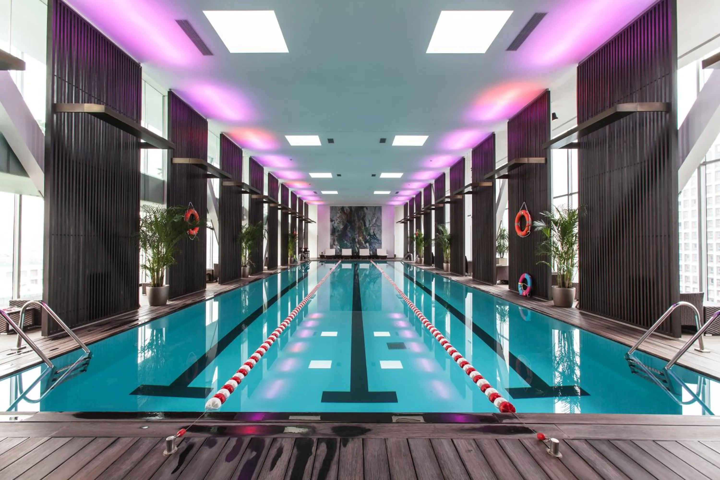 Swimming Pool in Hotel MoMc