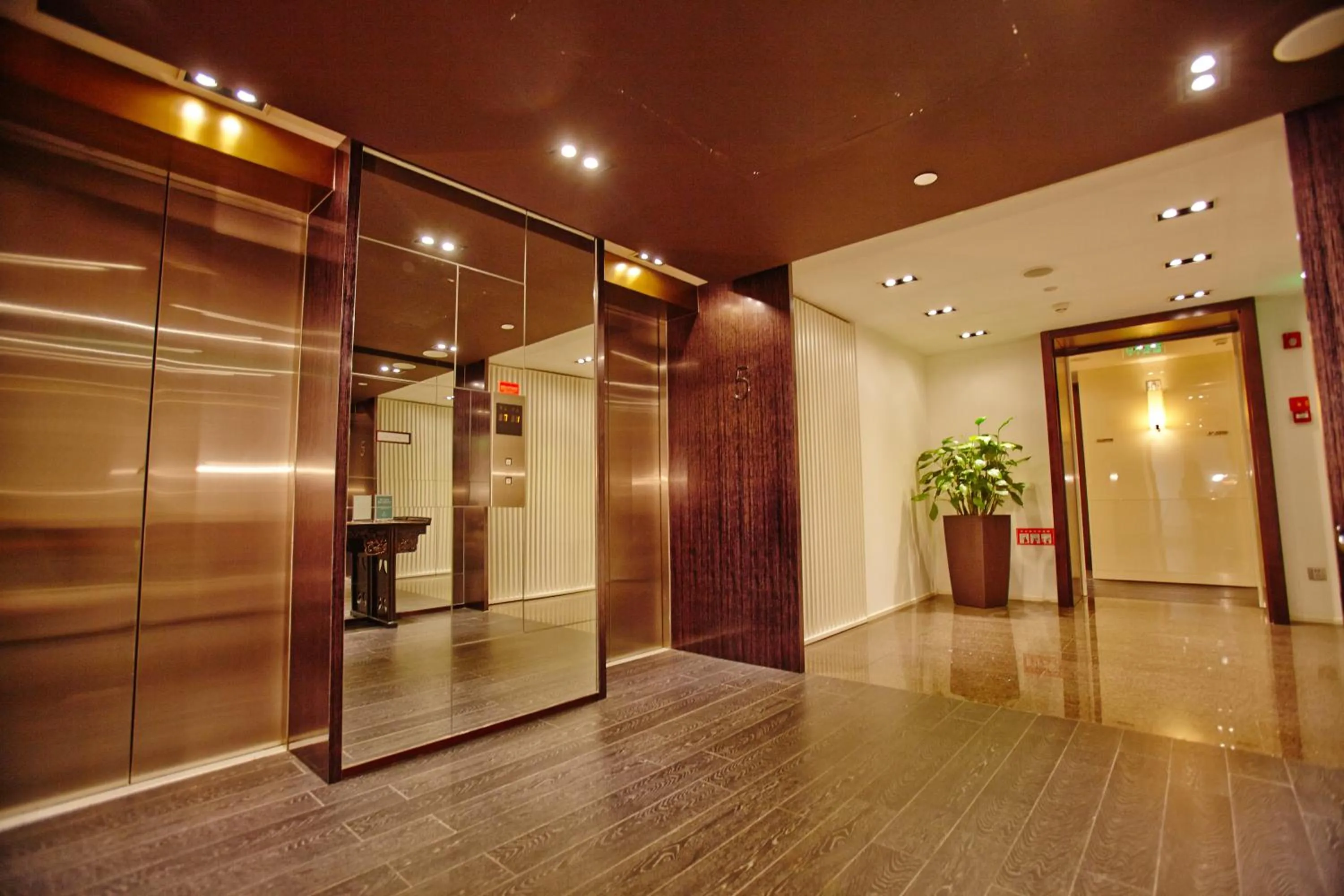 Steam room, Bathroom in Hotel MoMc