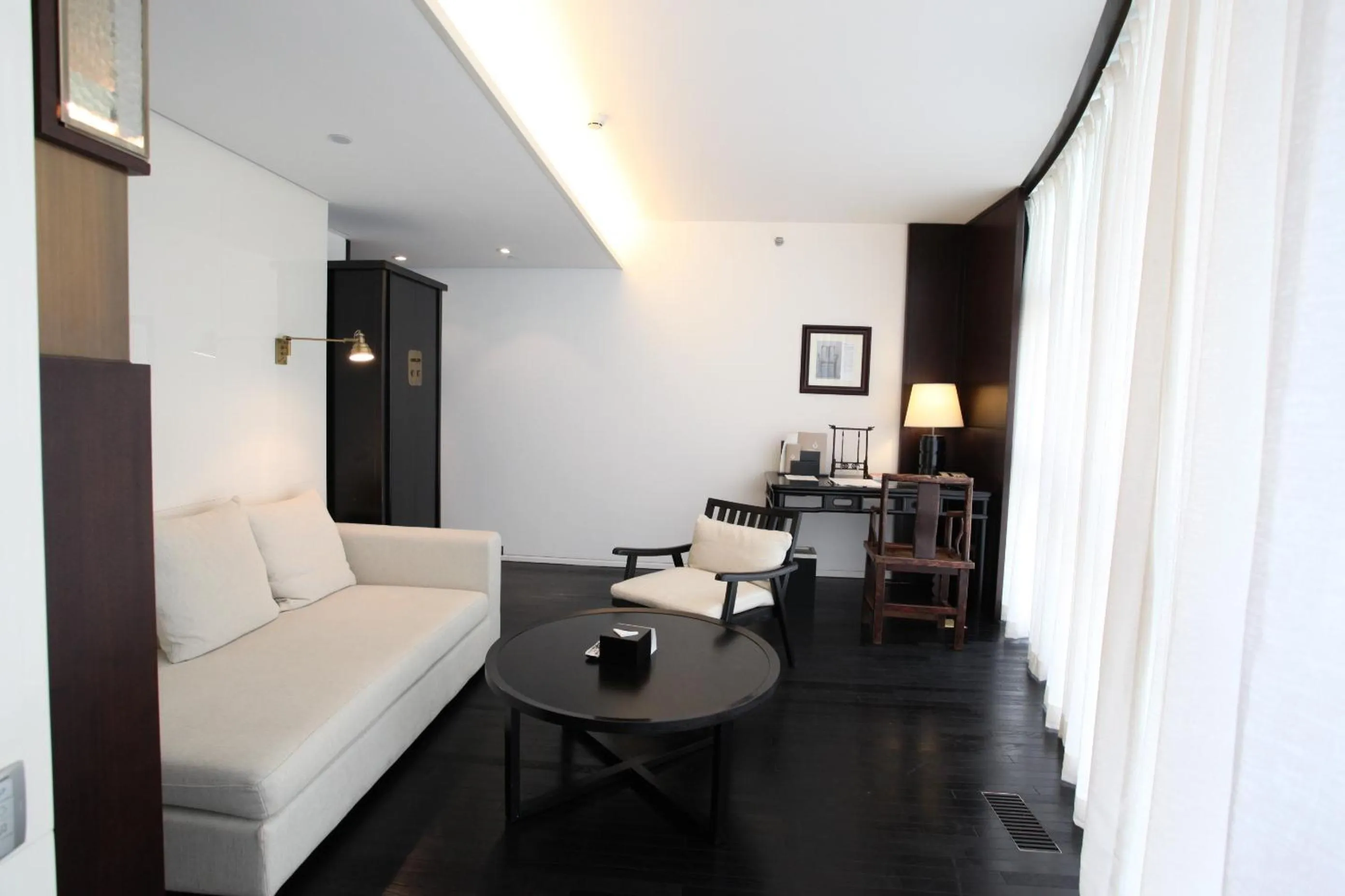 Living room, Seating Area in Hotel MoMc