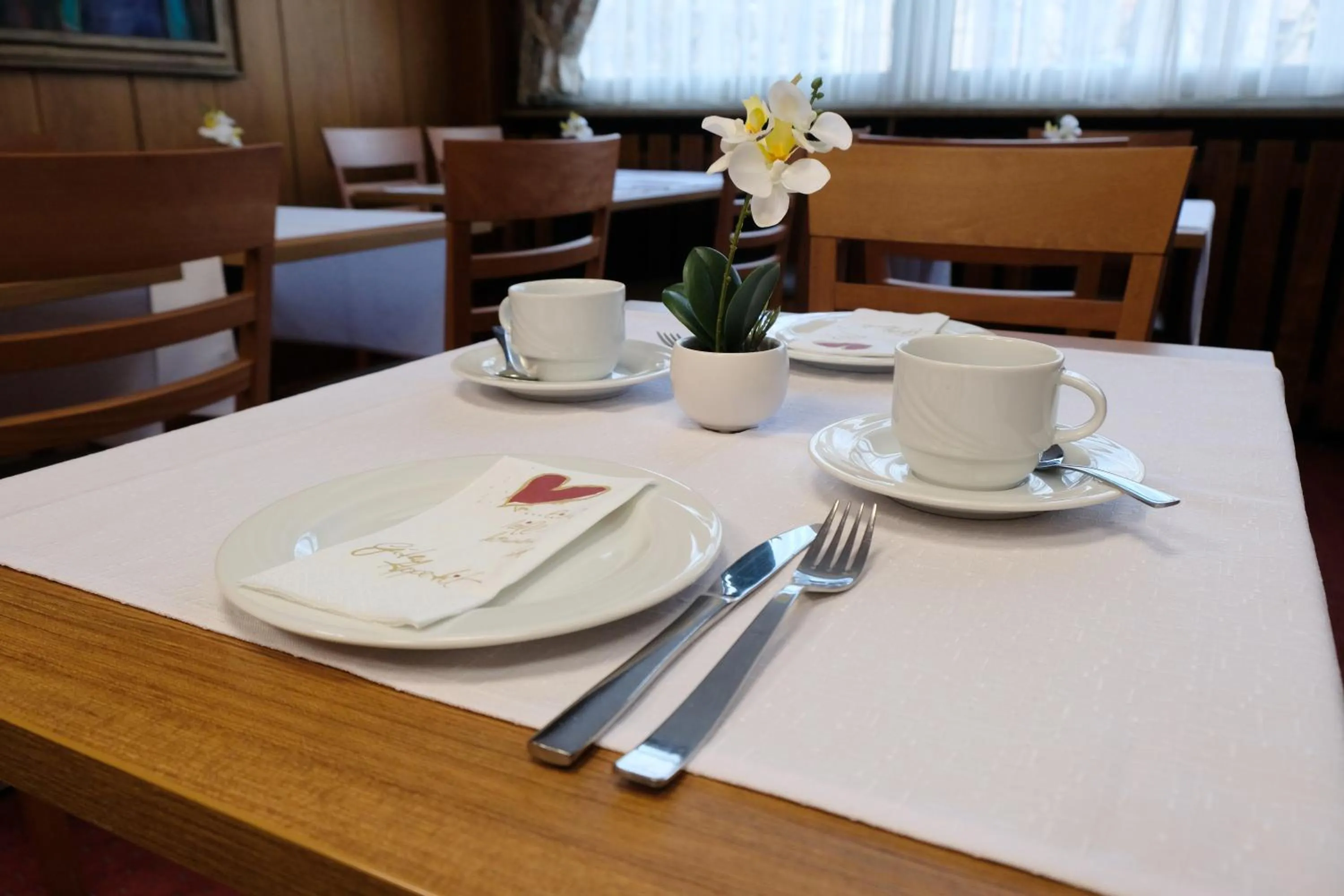 Breakfast in Hotel Find