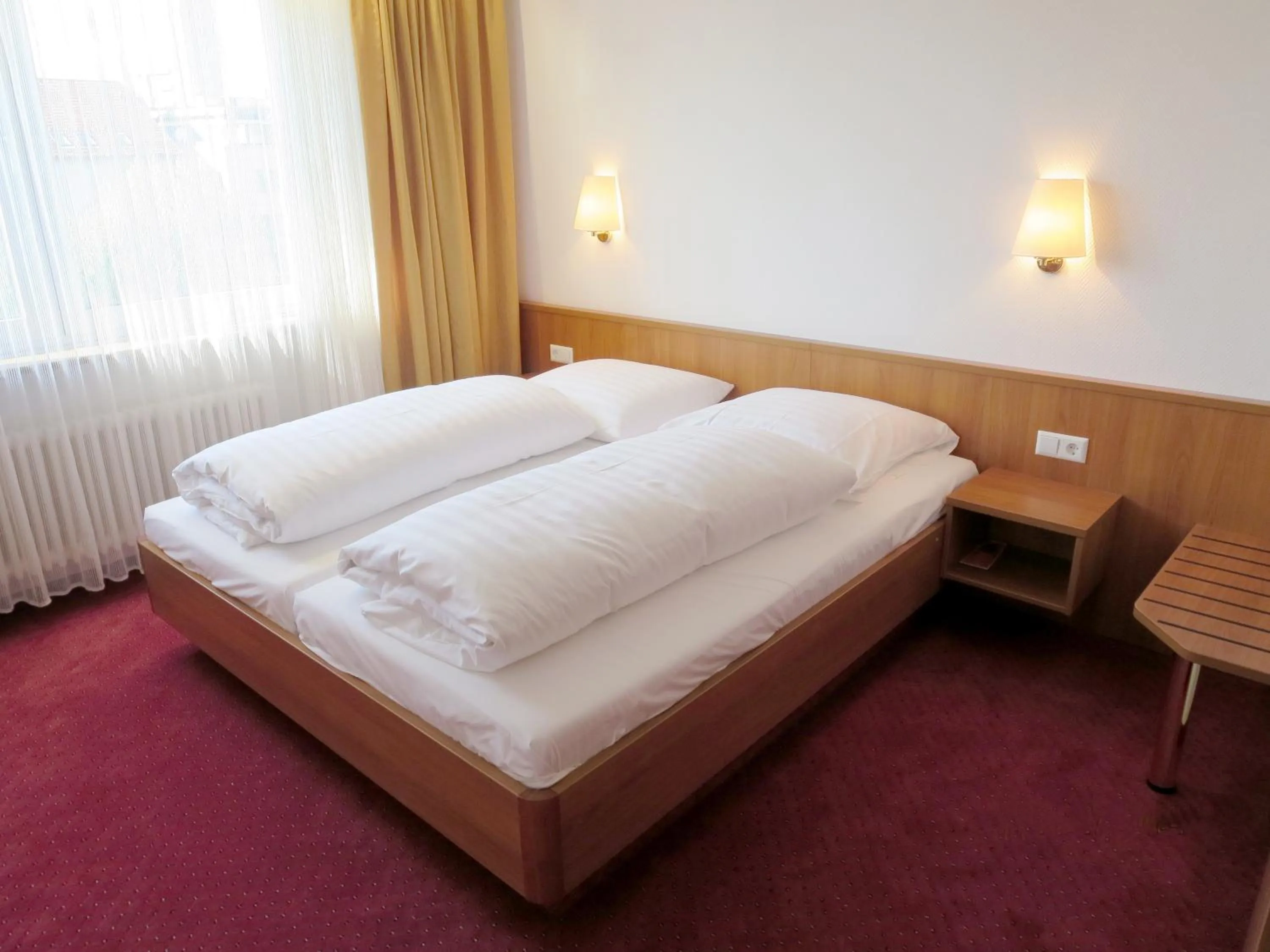 Photo of the whole room, Bed in Hotel Find