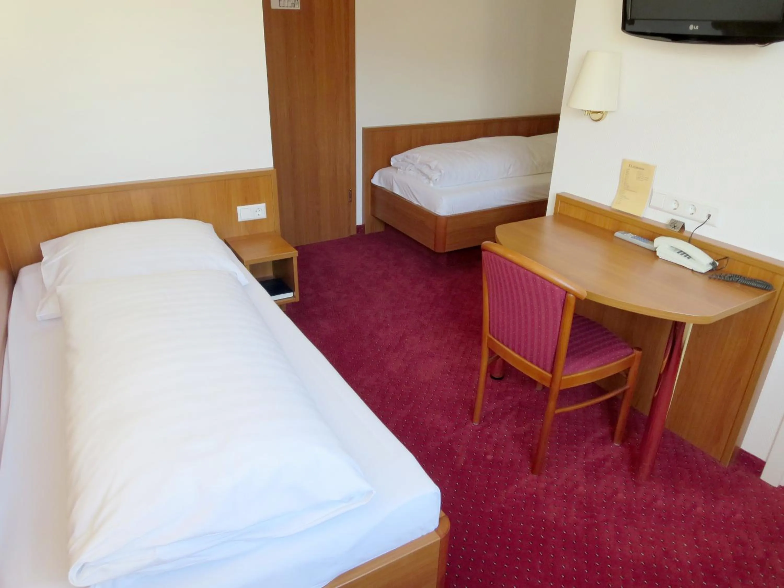 Photo of the whole room, Bed in Hotel Find