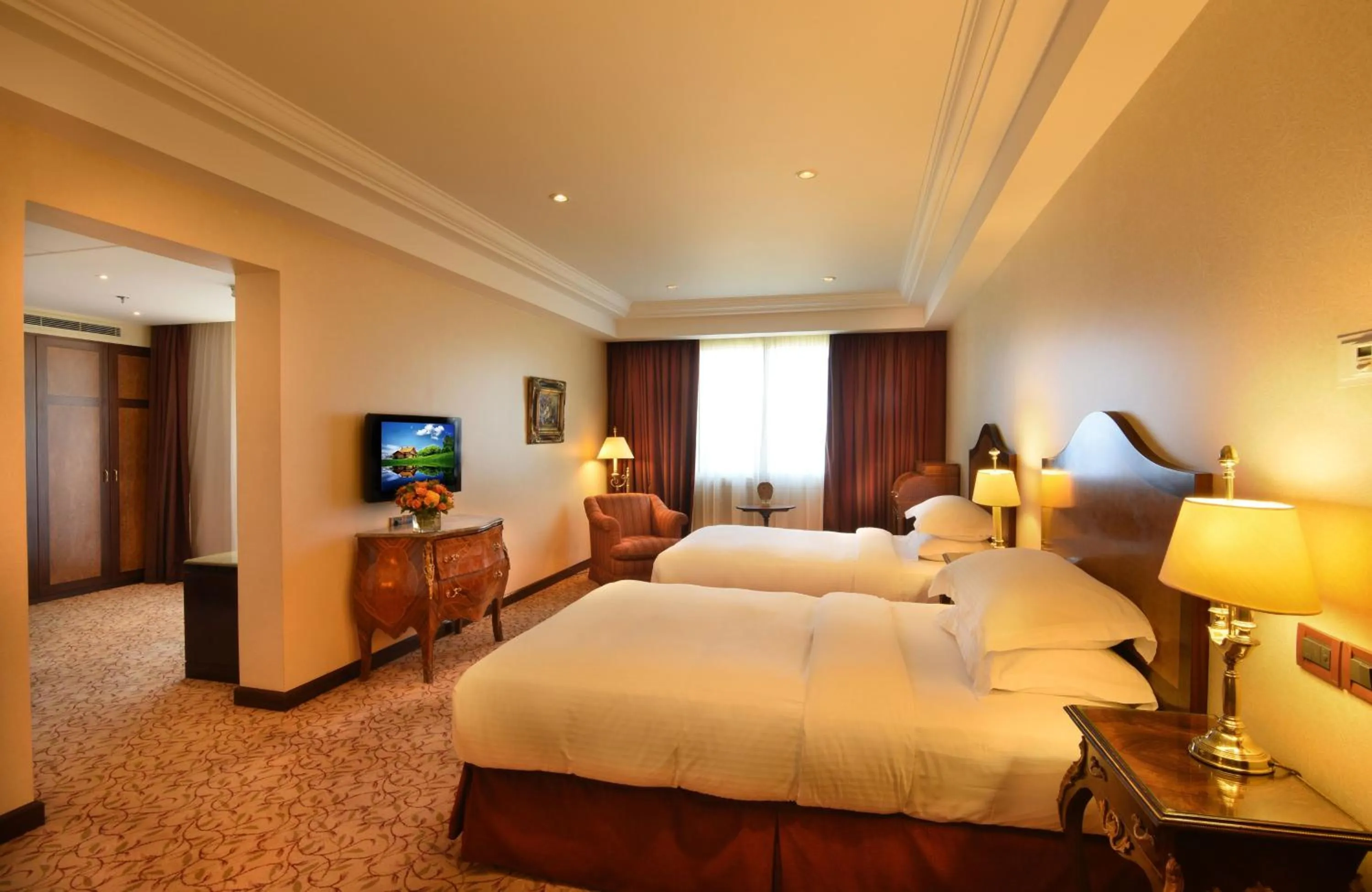 Bedroom, Bed in Gefinor Rotana – Beirut