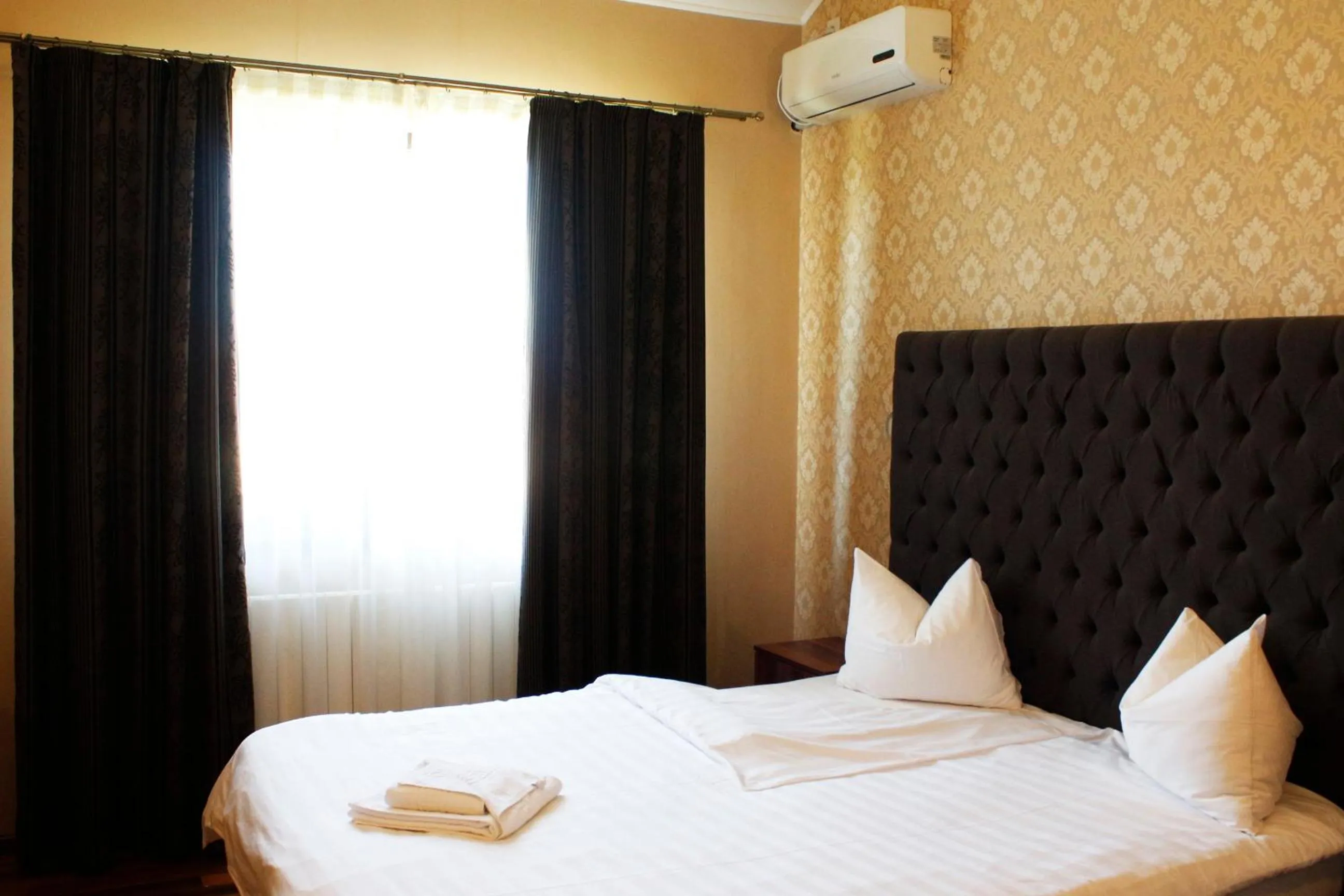 Bedroom, Bed in Hotel Papion