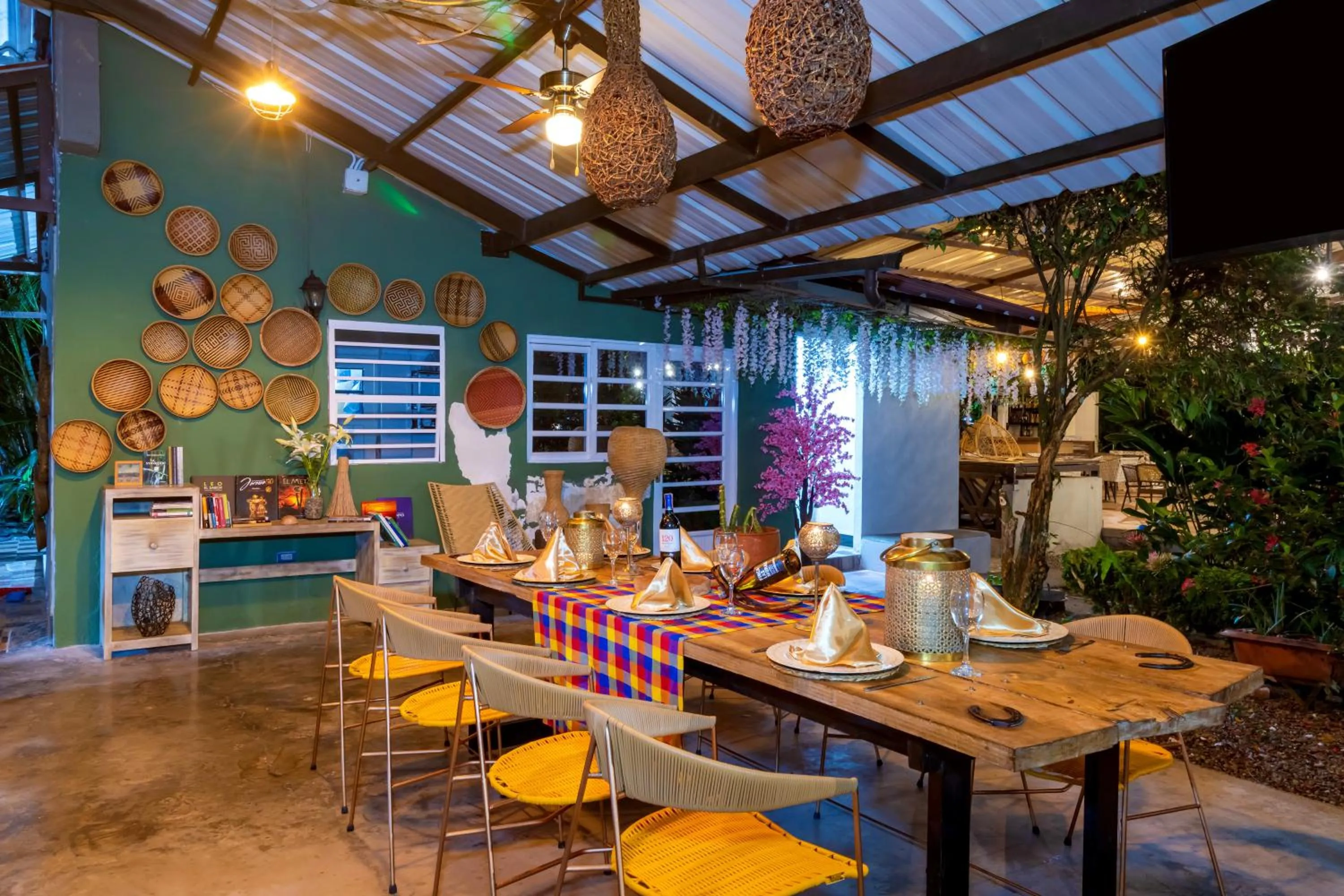 Restaurant/places to eat in NQ Hotel Orinoquia