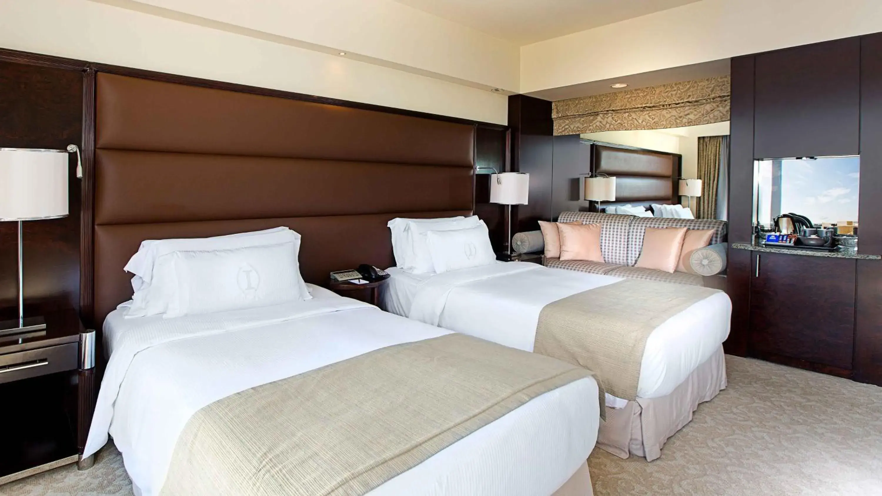 Classic Twin Room with Garden View in InterContinental Abu Dhabi by IHG Classic Twin Room with Garden View in InterContinental Abu Dhabi by IHG