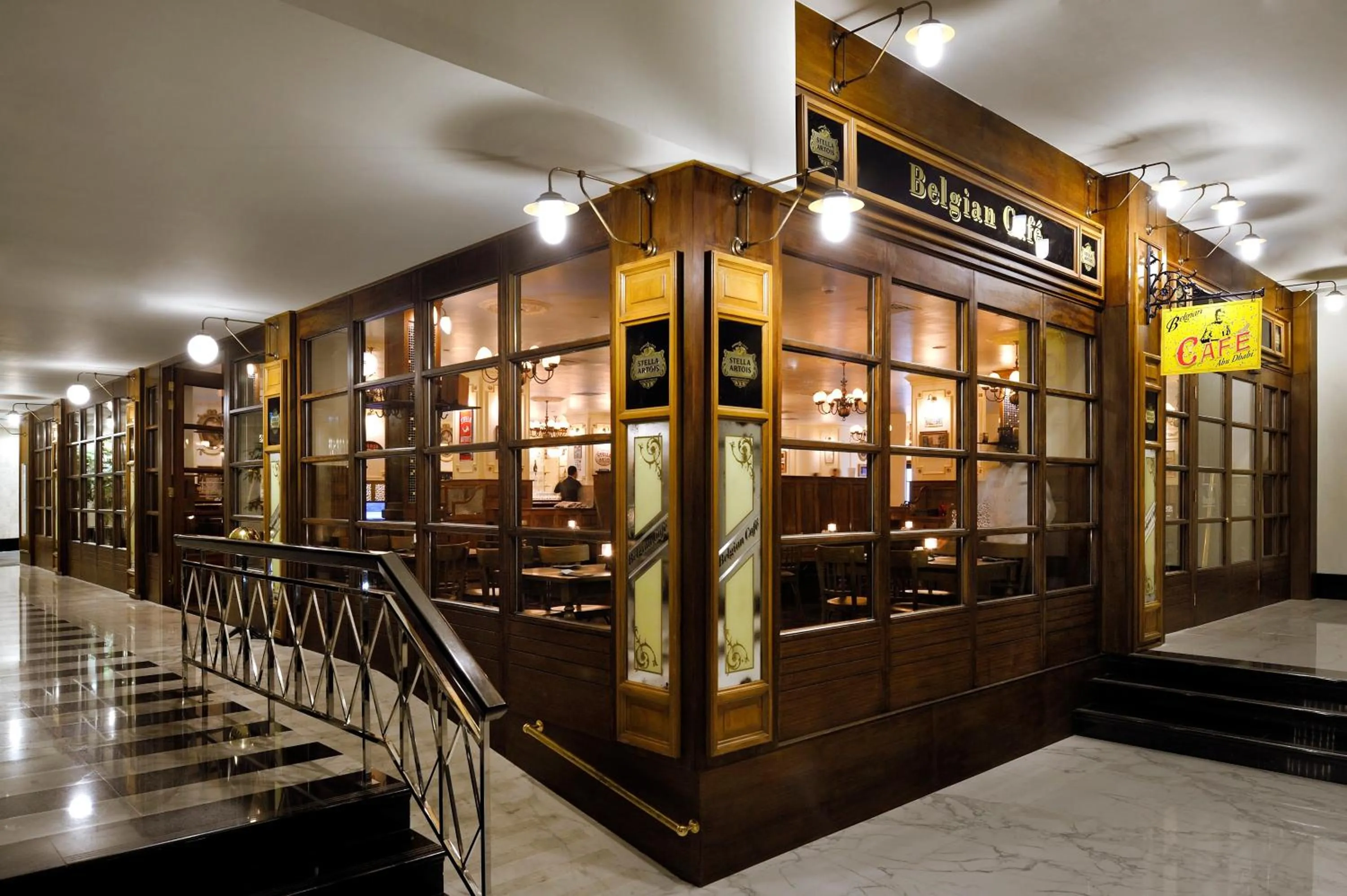 Lounge or bar in InterContinental Abu Dhabi by IHG