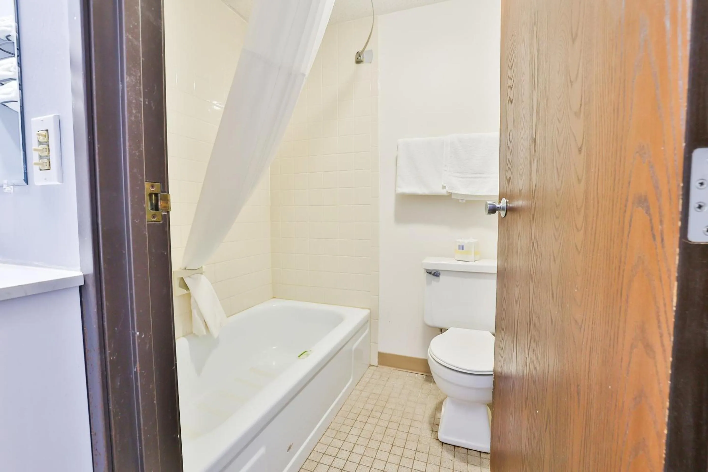 Bathroom in OYO Hotel Pipestone MN, Canterbury Park