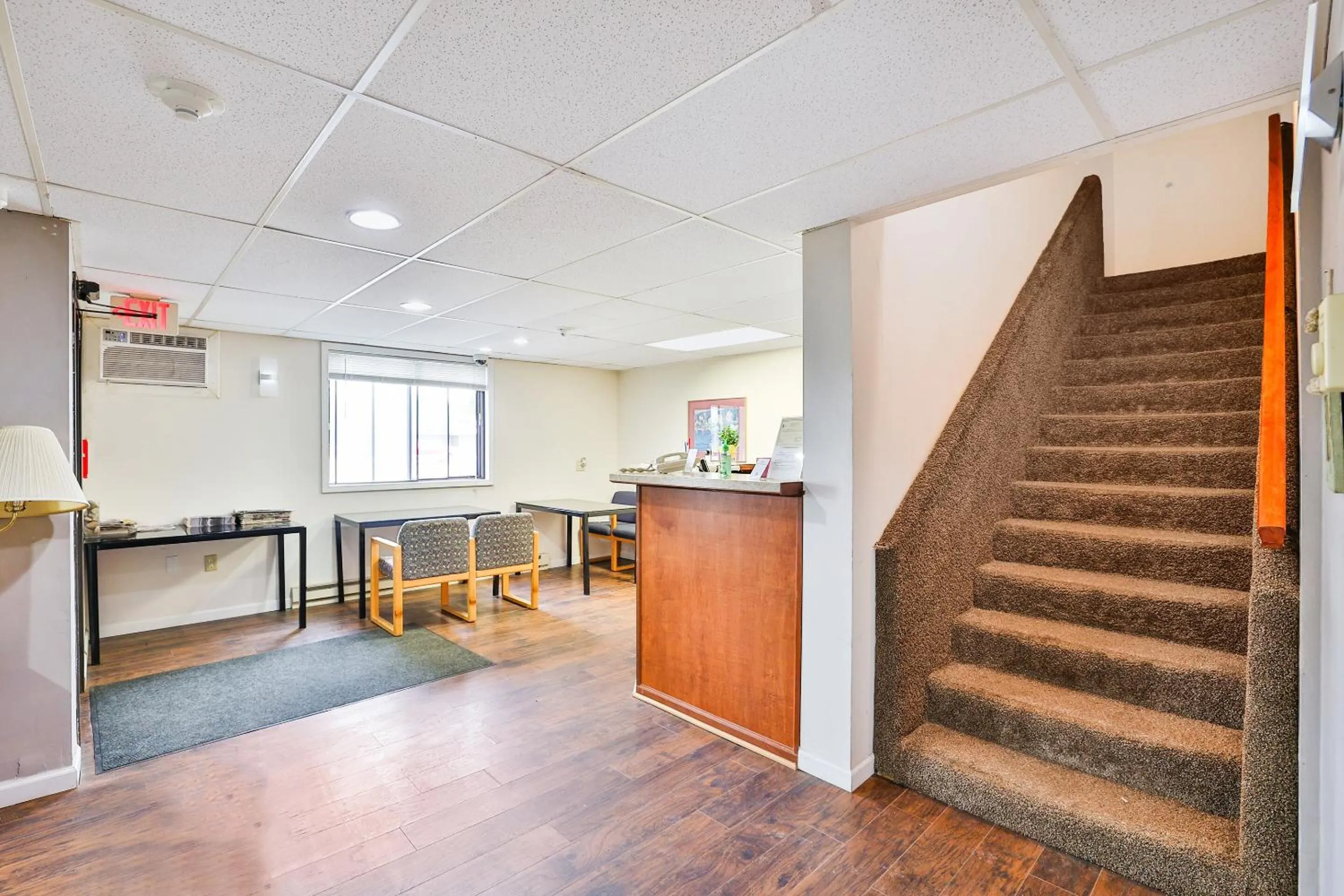 Lobby or reception in OYO Hotel Pipestone MN, Canterbury Park