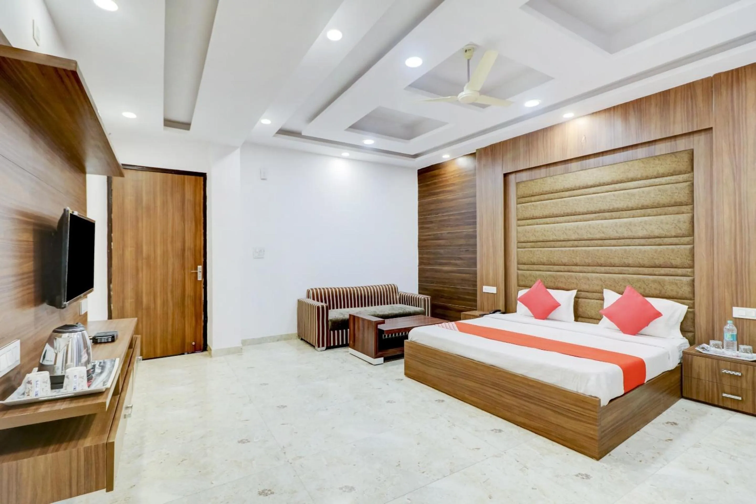 Bedroom, Bed in Hotel O Ratan Pacific Hotel And Party Hall