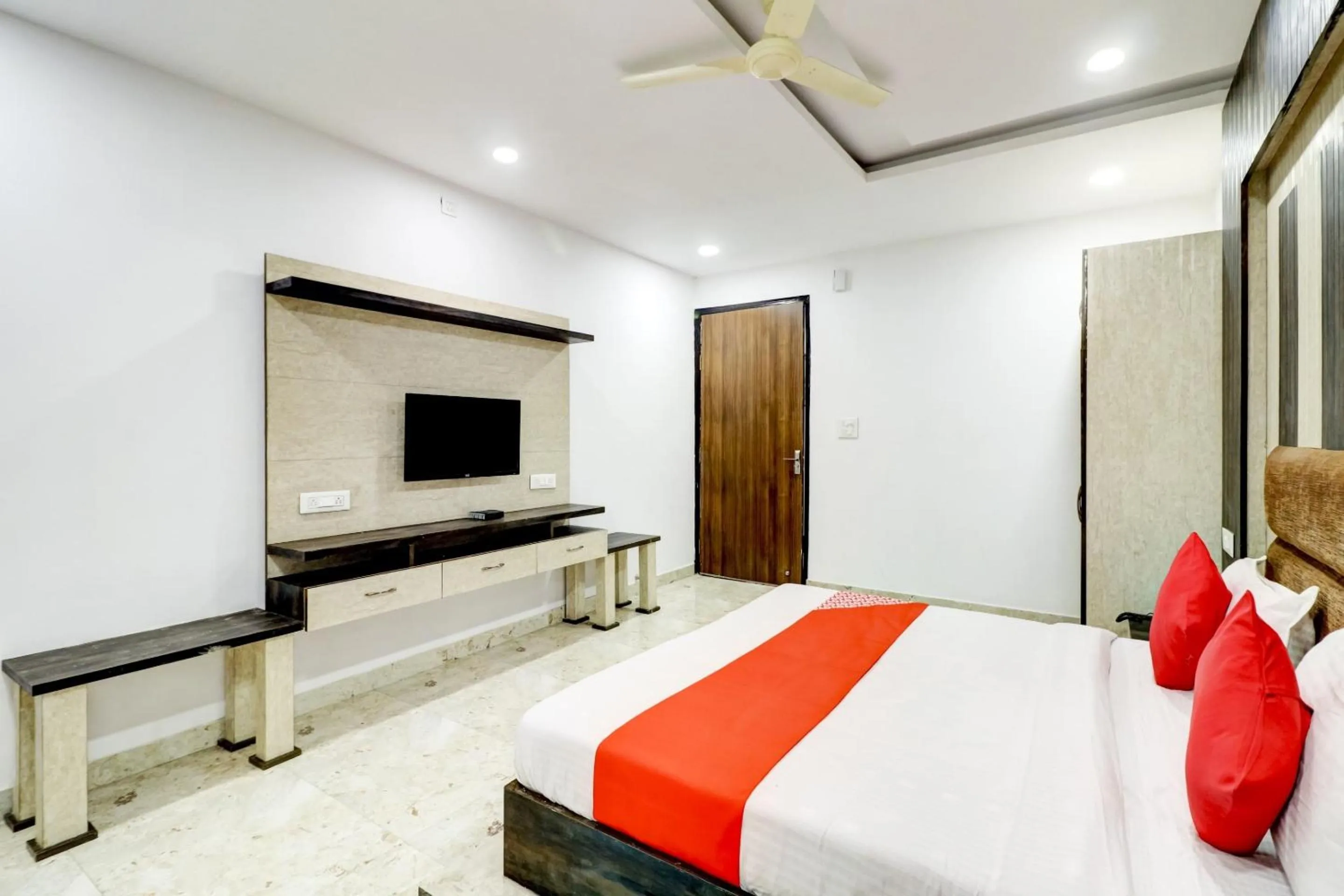 Bathroom, Bed in Hotel O Ratan Pacific Hotel And Party Hall