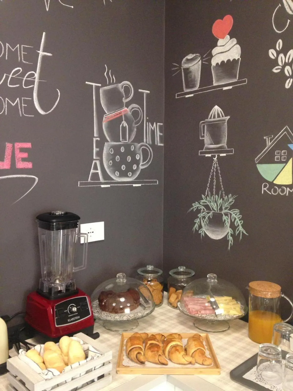 Breakfast in Le Origini Rooms&Suite