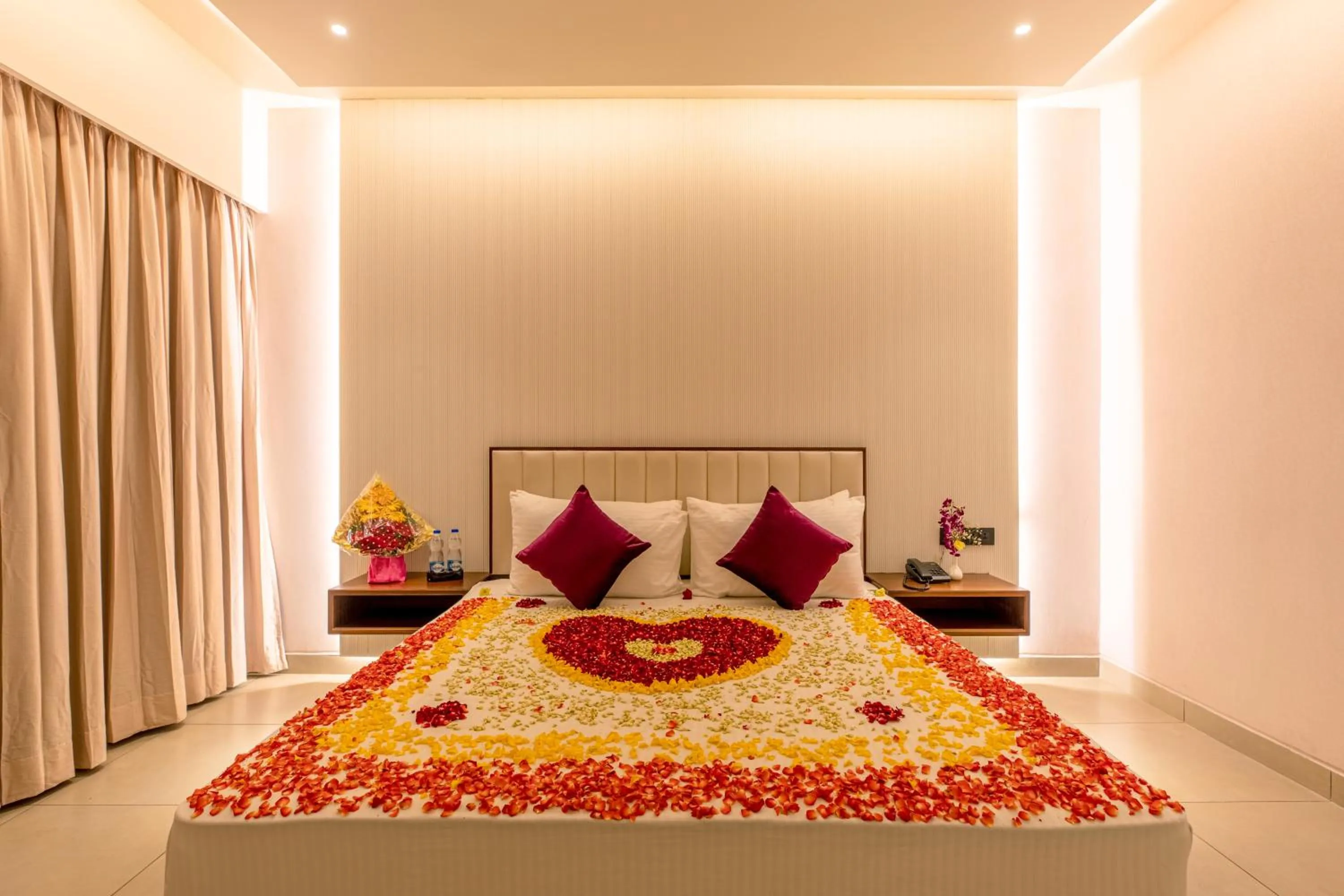 Bedroom, Bed in Hotel M Pro Palace Mysore - 12 Minutes to Mysore Palace