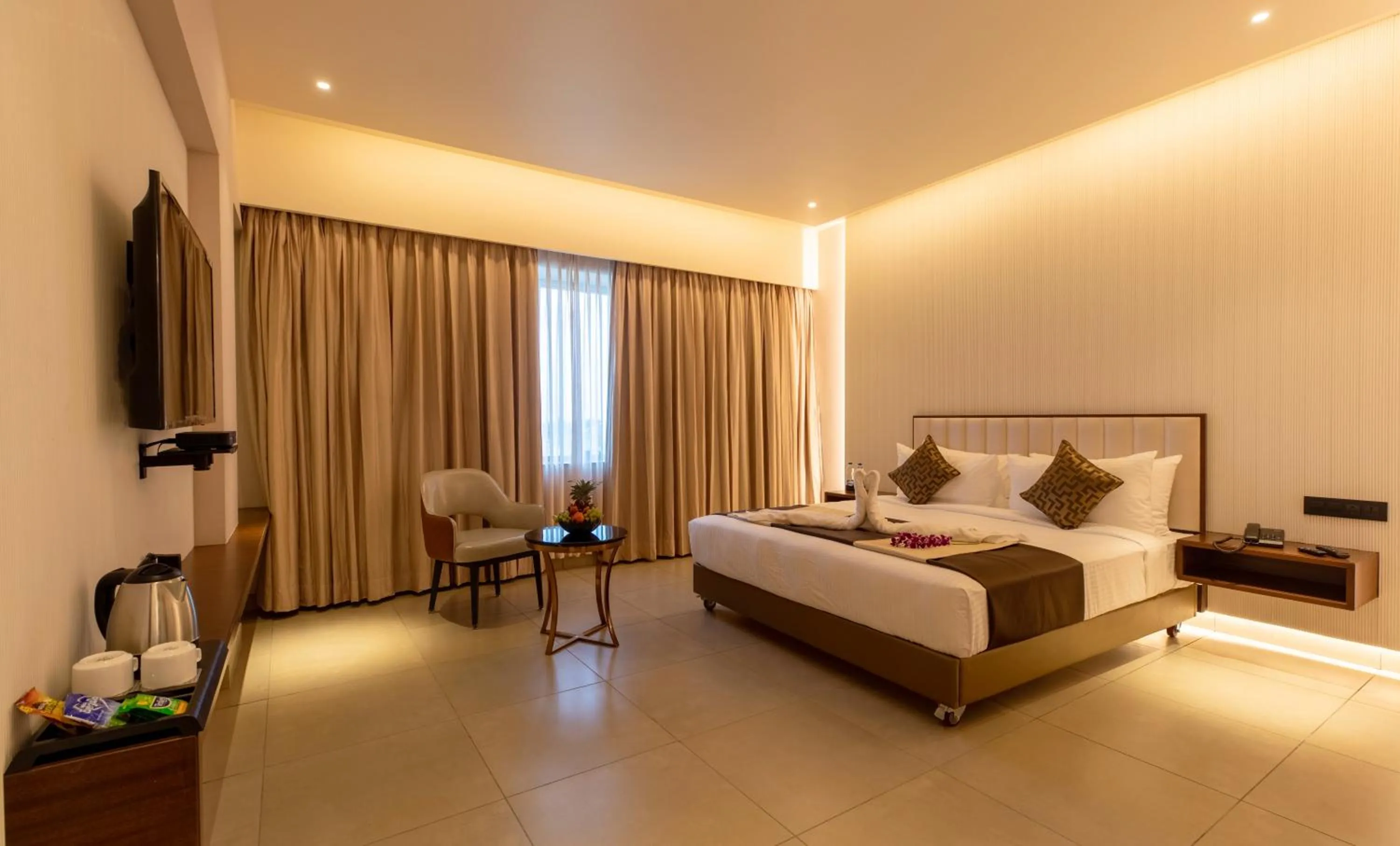 Bedroom, Bed in Hotel M Pro Palace Mysore - 12 Minutes to Mysore Palace