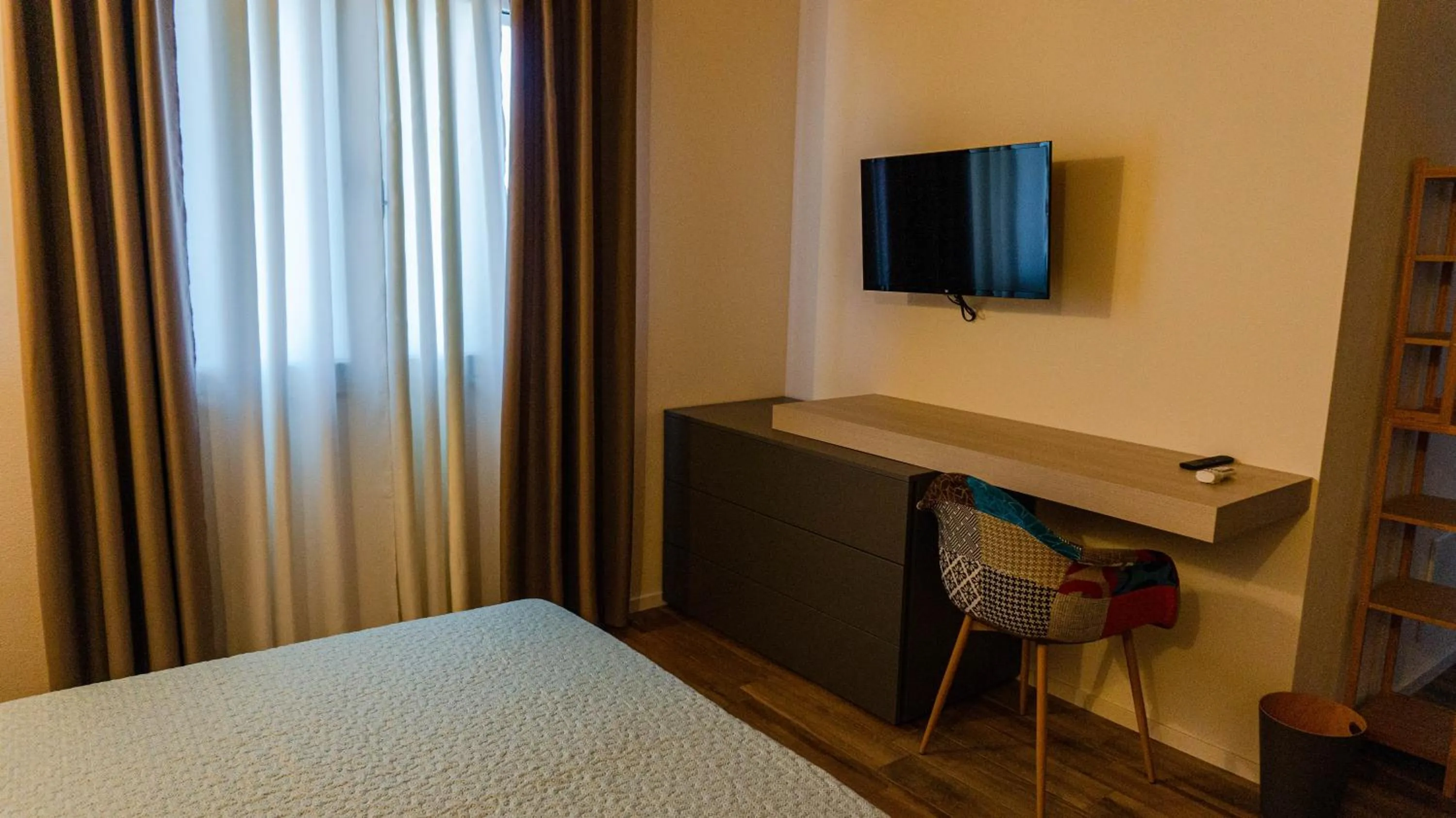 Photo of the whole room, Bed in B&B Montrabu