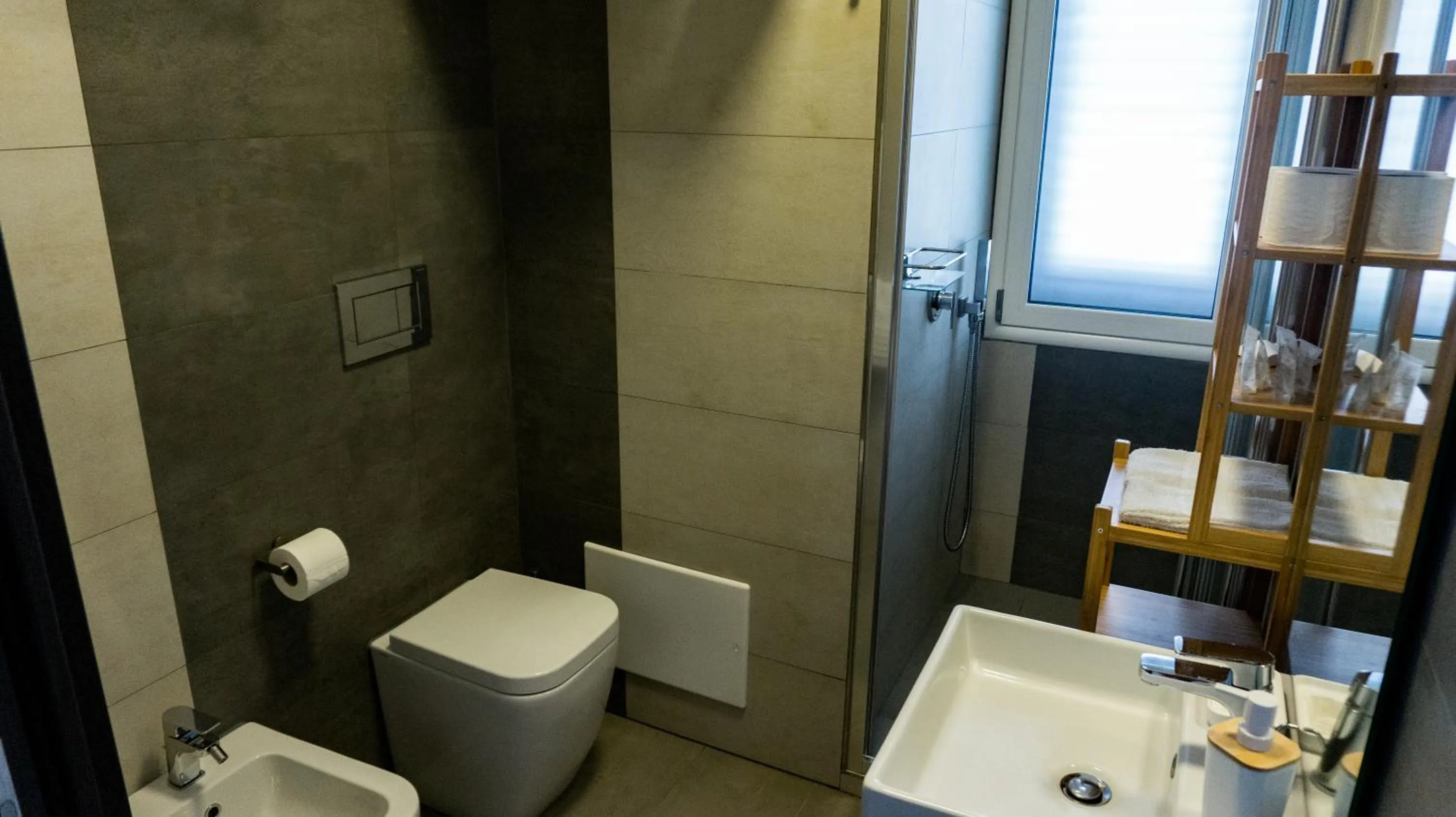 Shower in B&B Montrabu