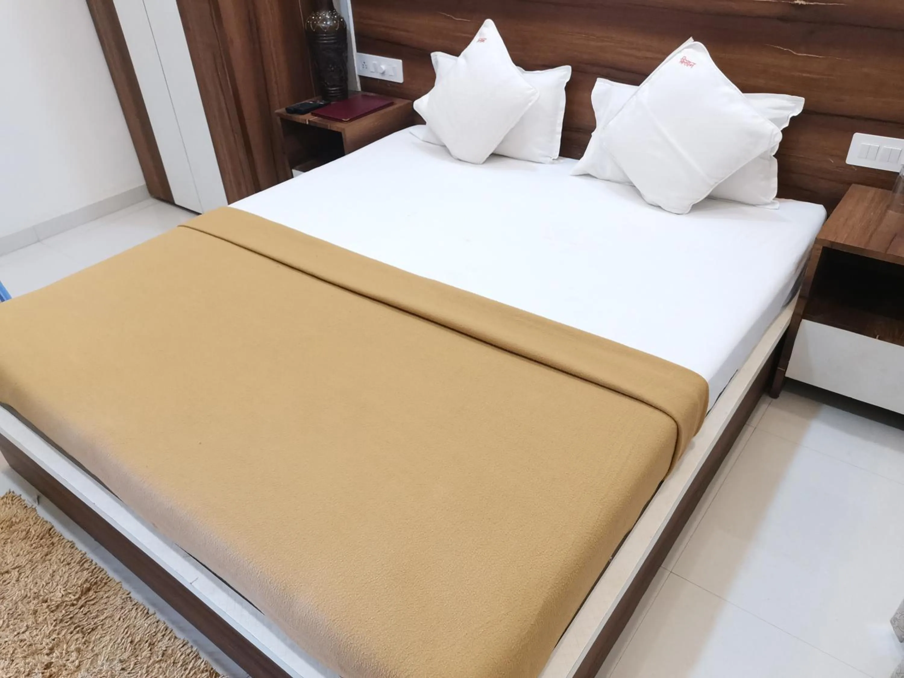 Photo of the whole room, Bed in Hotel Kissan