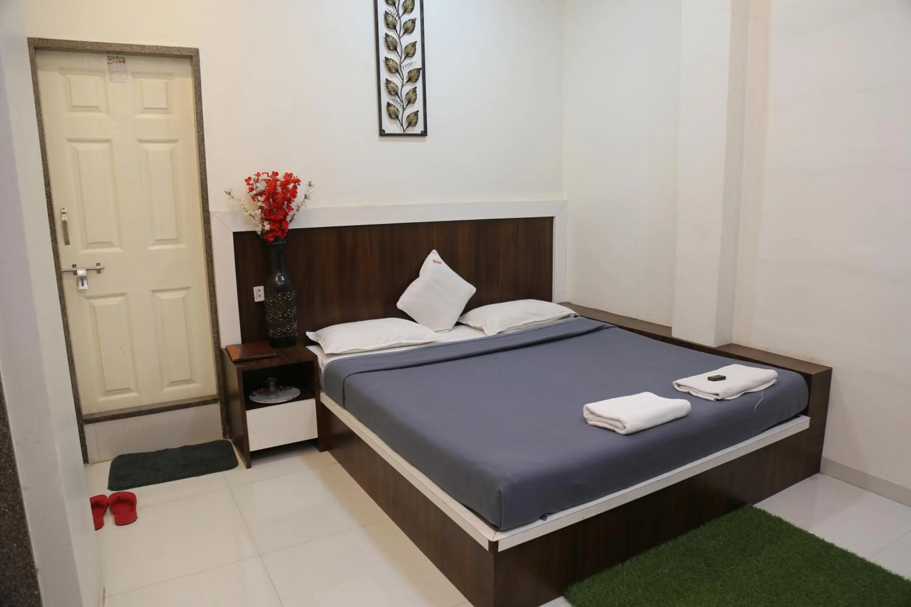 Photo of the whole room, Bed in Hotel Kissan