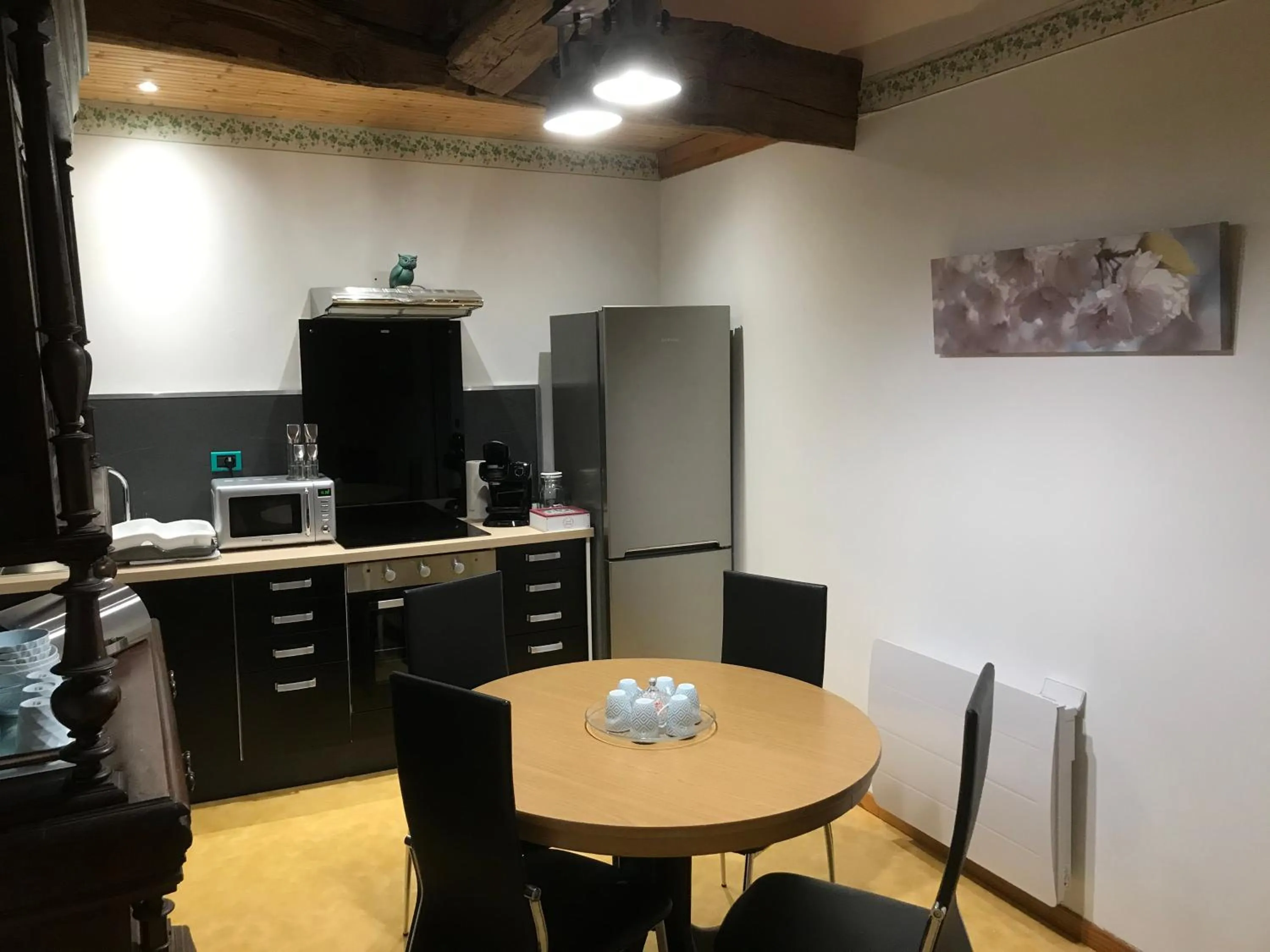 Dining area in La Grenouille