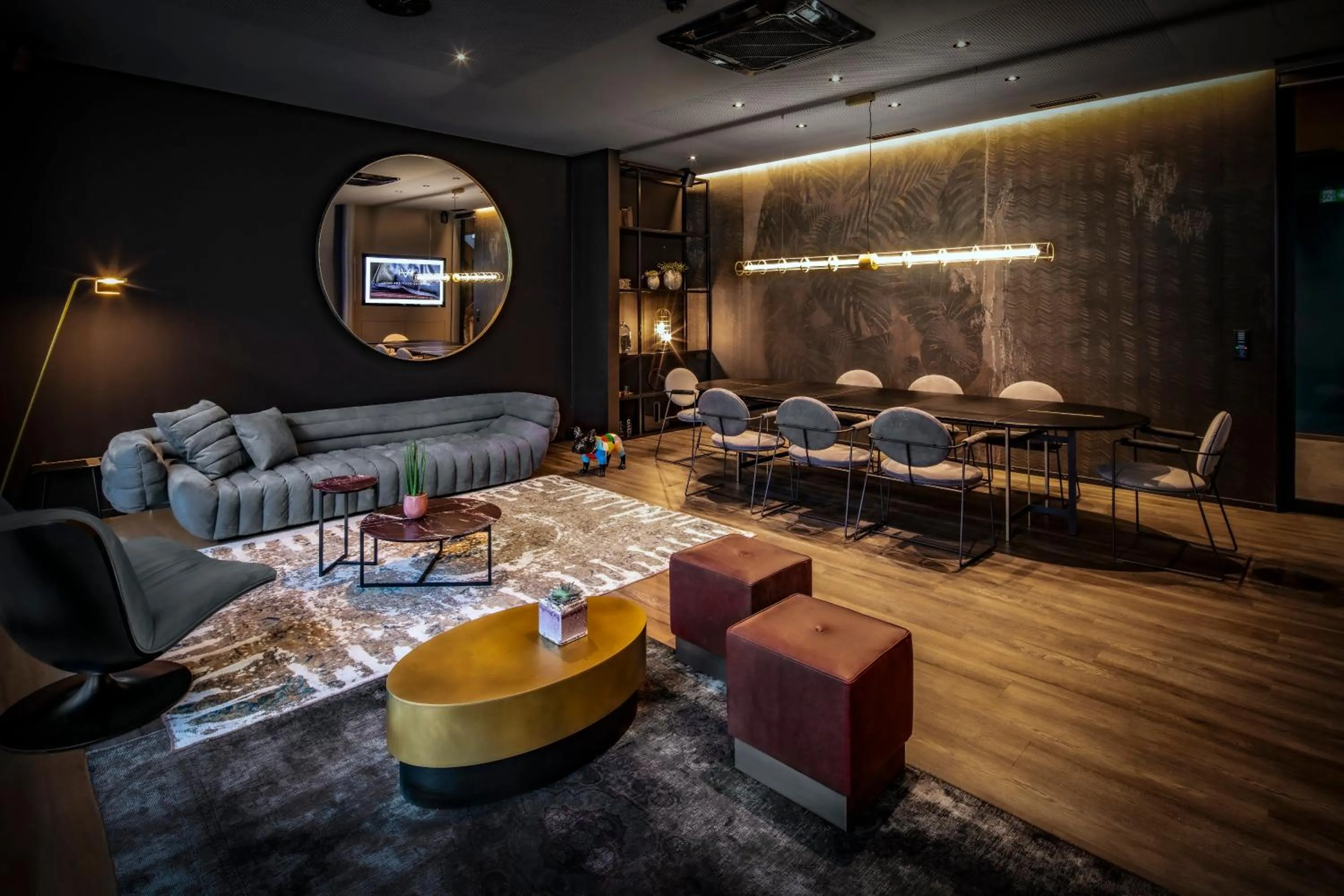 Seating area in Baxter Hotel