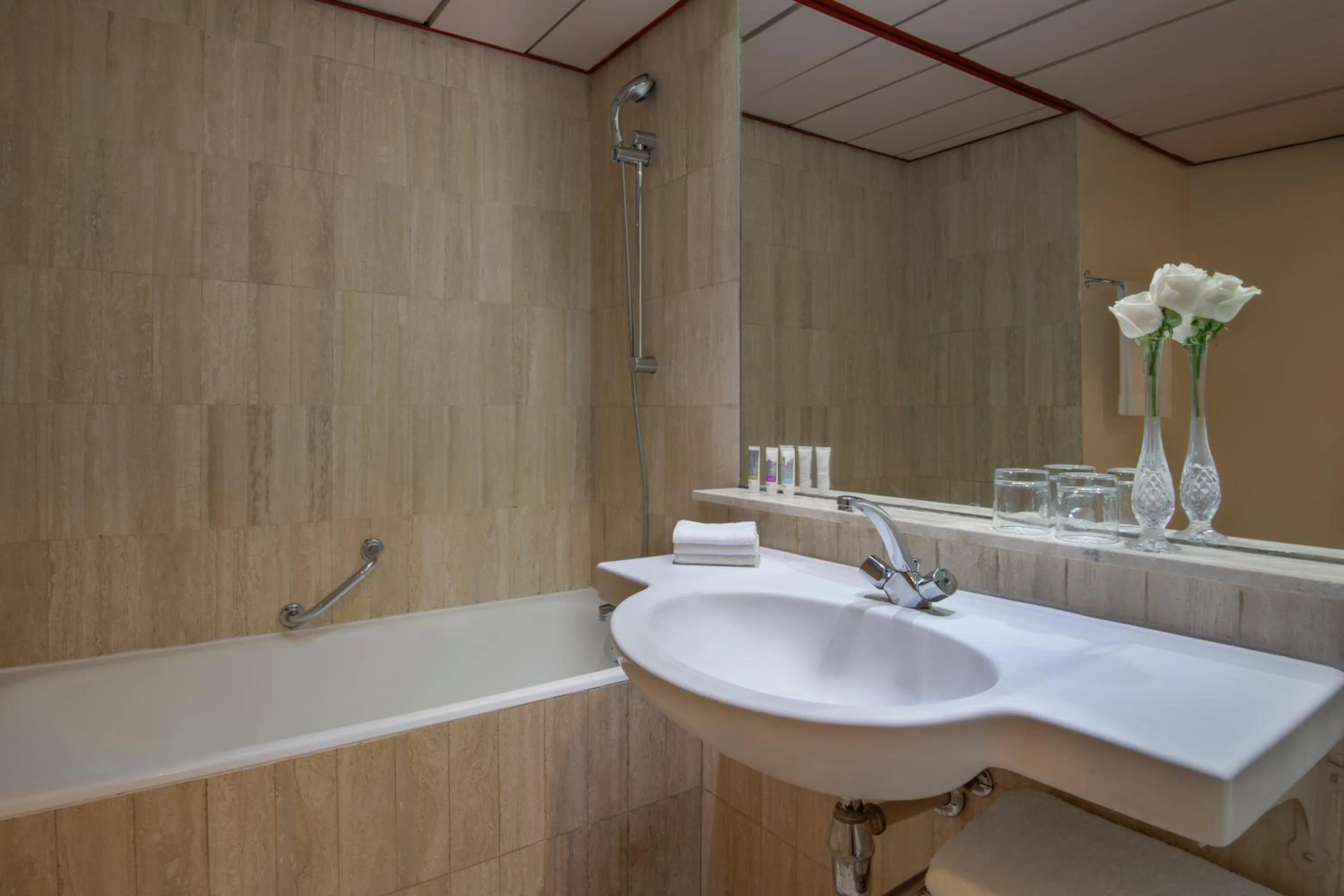 Bathroom in Treffen House Doha - Souq Waqif and next to Msheireb Metro Station