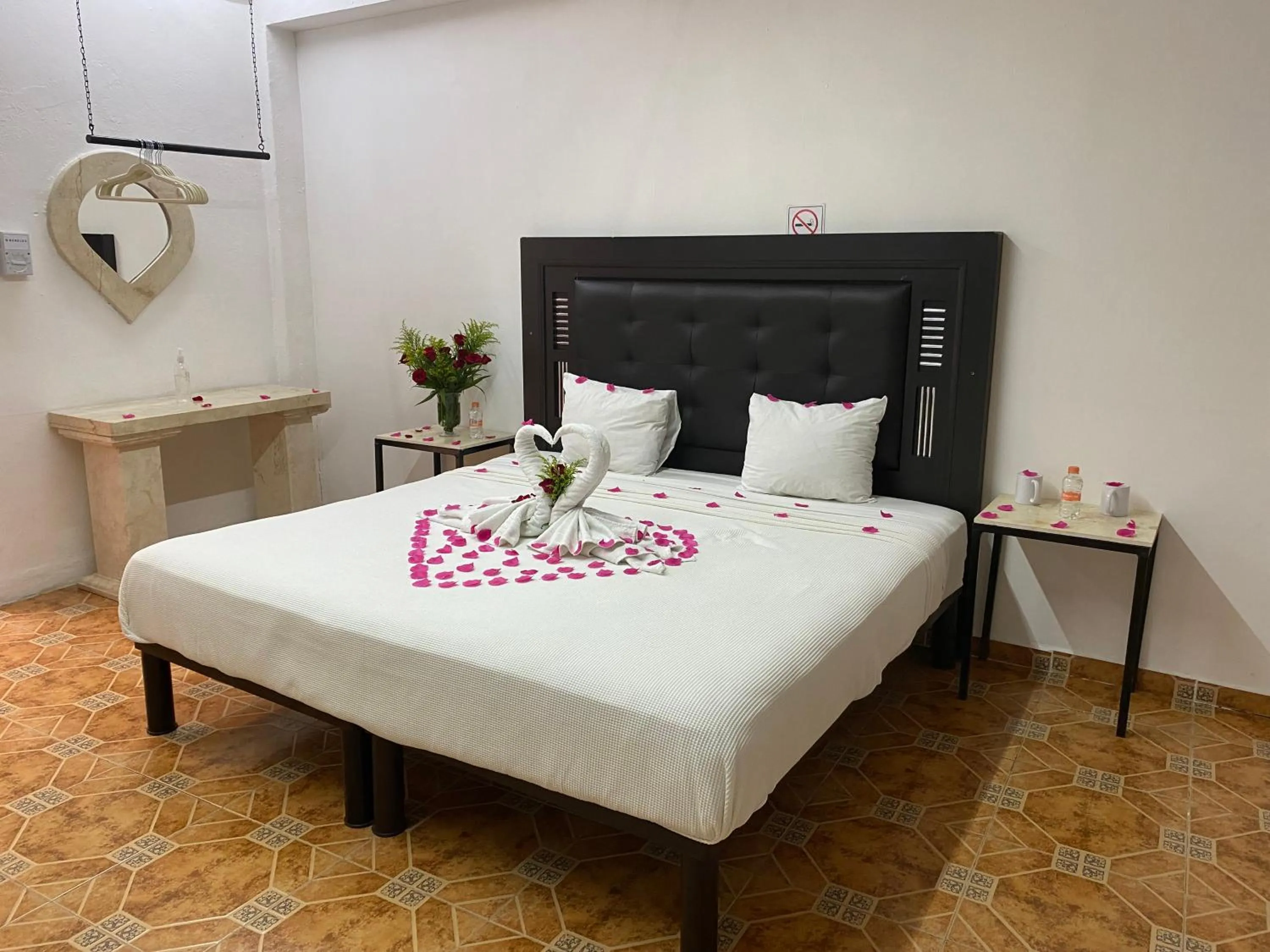 Bed in Hotel La Catedral Mérida