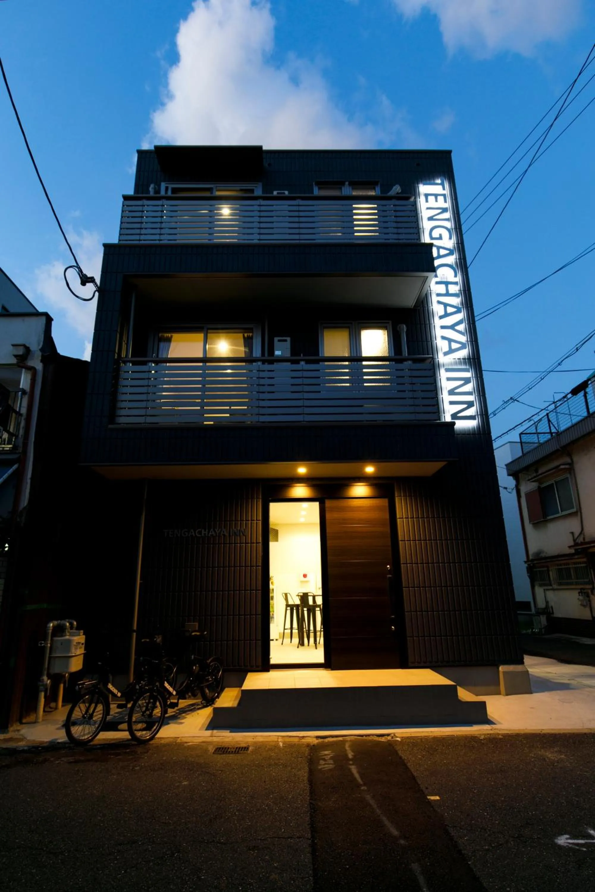 Facade/entrance in TENGACHAYA INN
