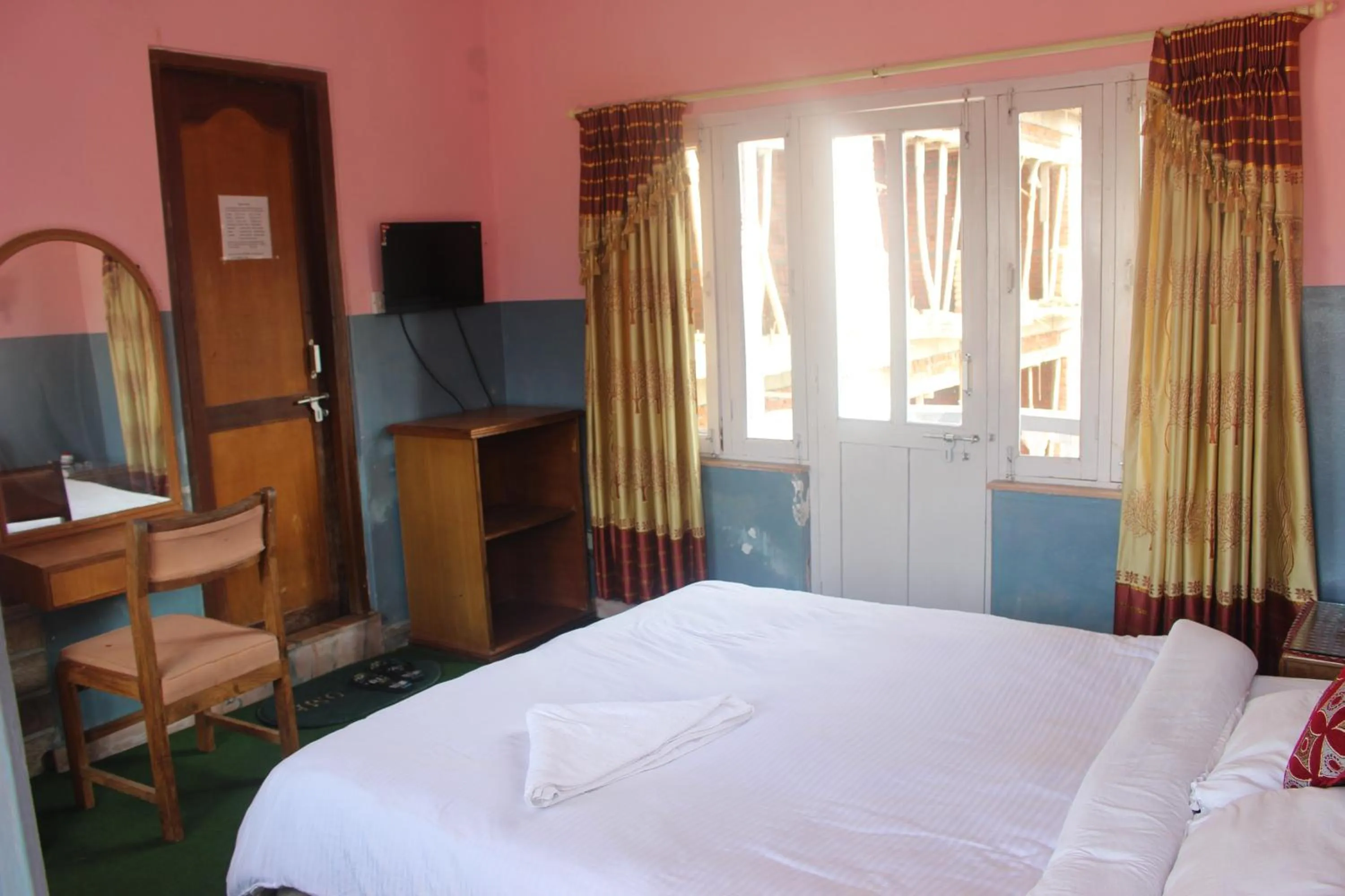 Photo of the whole room, Bed in Hotel Fishtail Villa