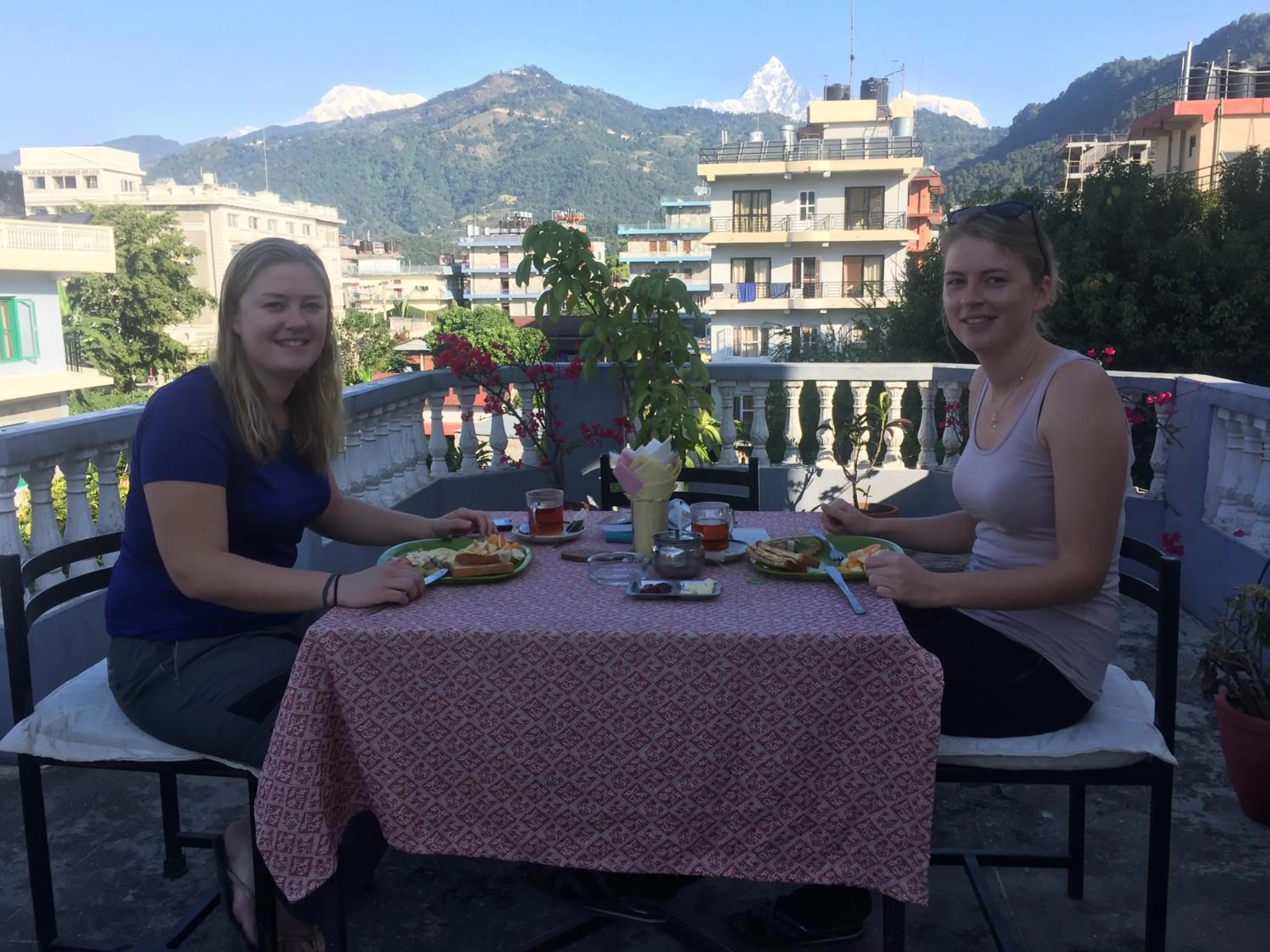 Food and drinks in Hotel Fishtail Villa