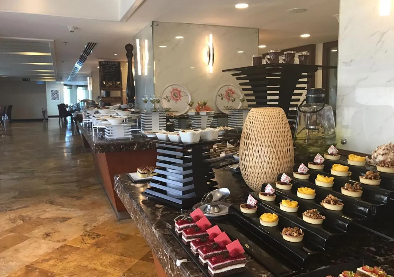 Restaurant/places to eat in Grand Regency Doha, Trademark Collection by Wyndham