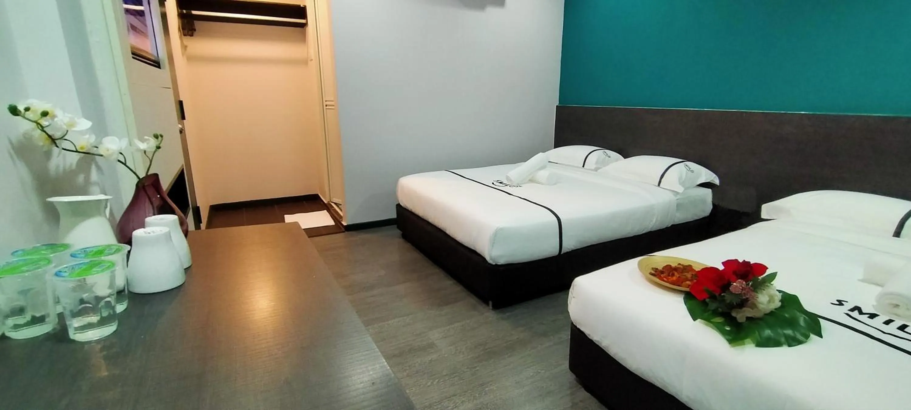 Photo of the whole room, Bed in Smile Hotel Petaling Jaya SS2
