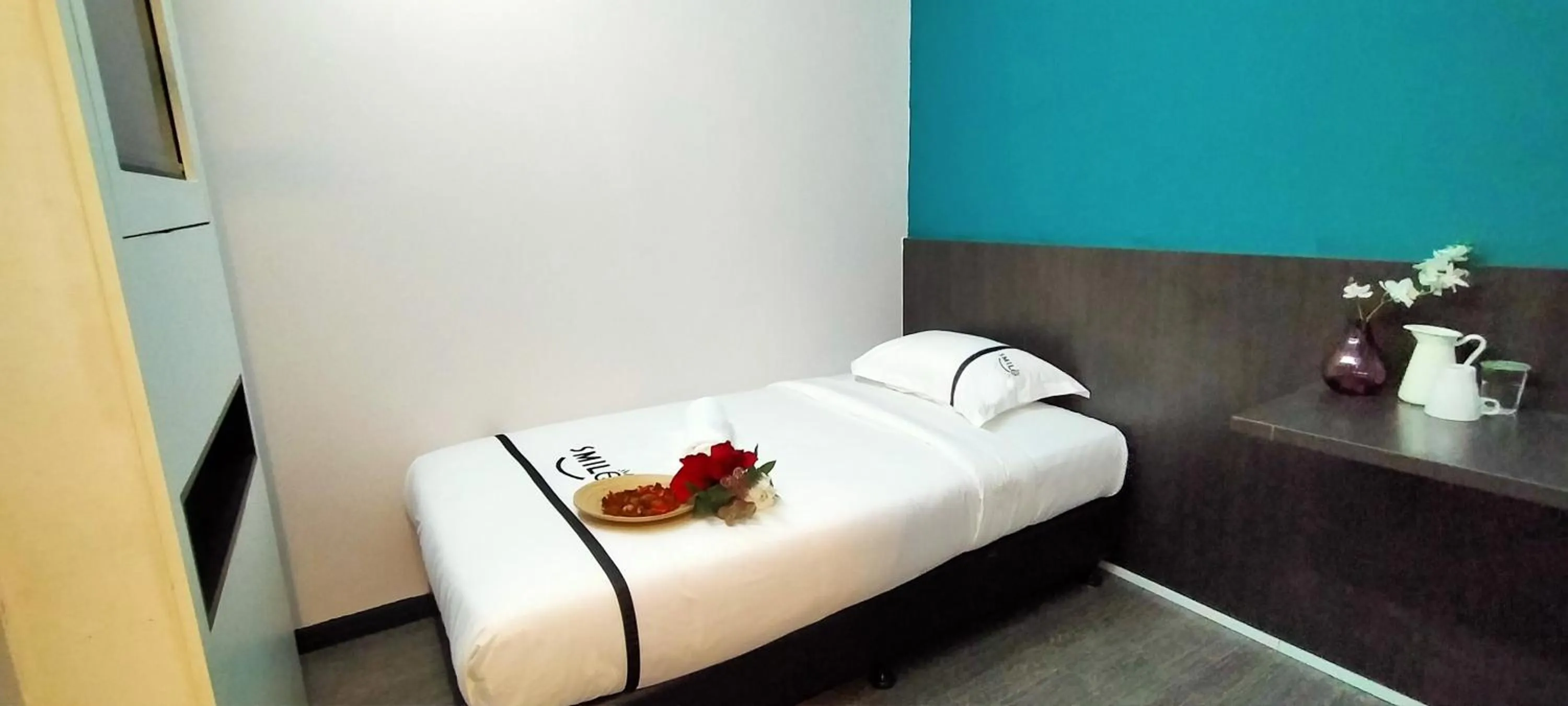 Bedroom, Bed in Smile Hotel Petaling Jaya SS2