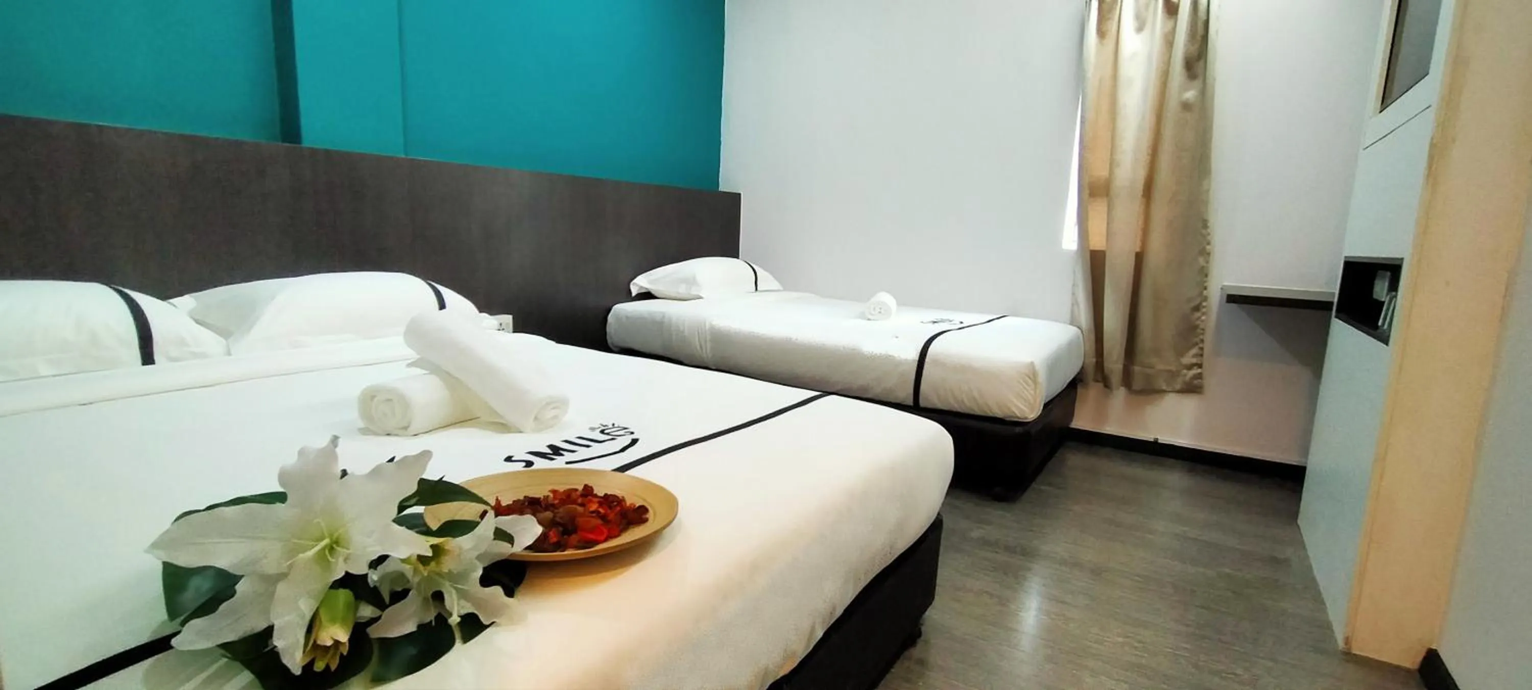 Photo of the whole room, Bed in Smile Hotel Petaling Jaya SS2