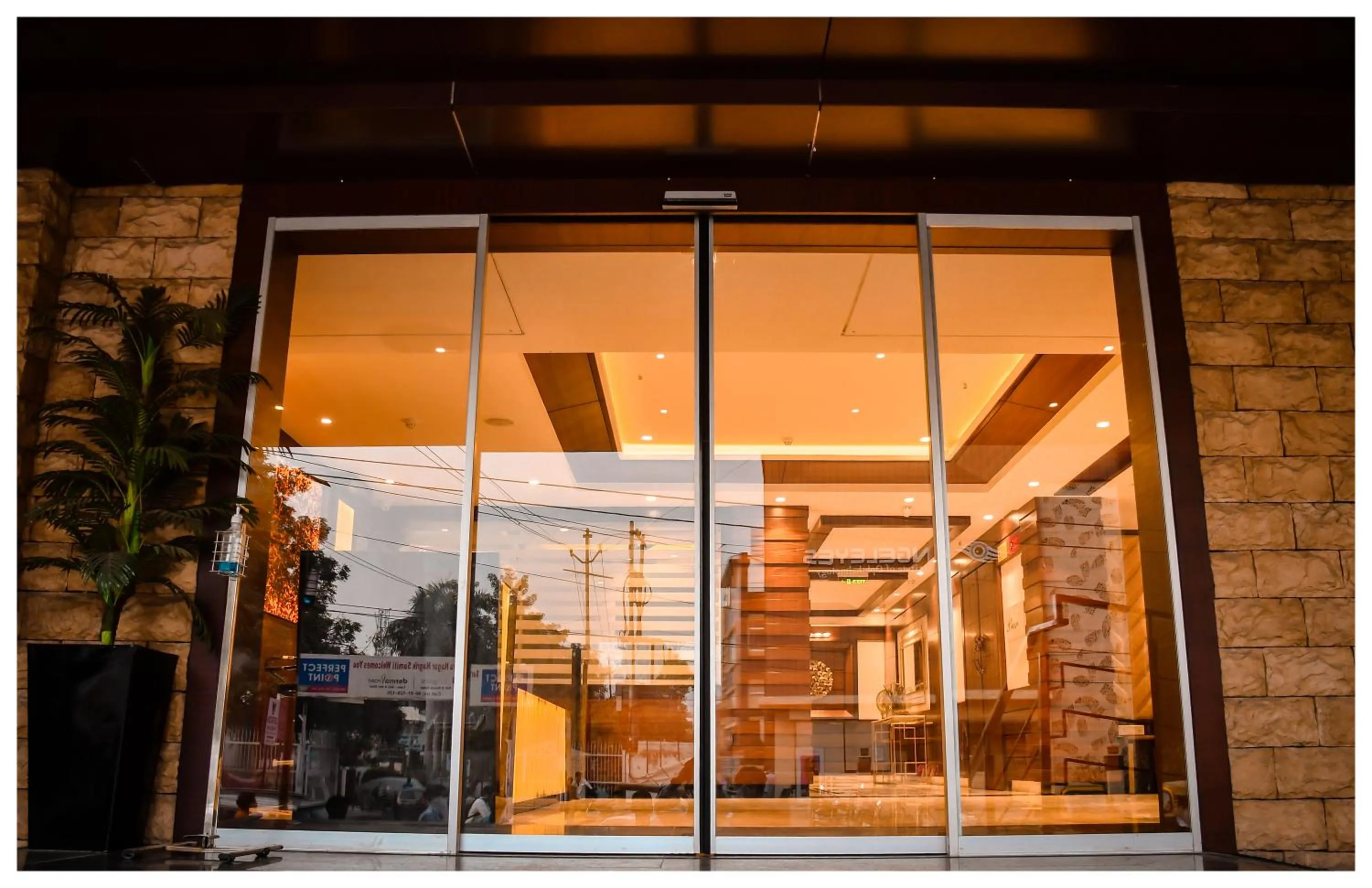 Facade/entrance in THE DOWNTOWN