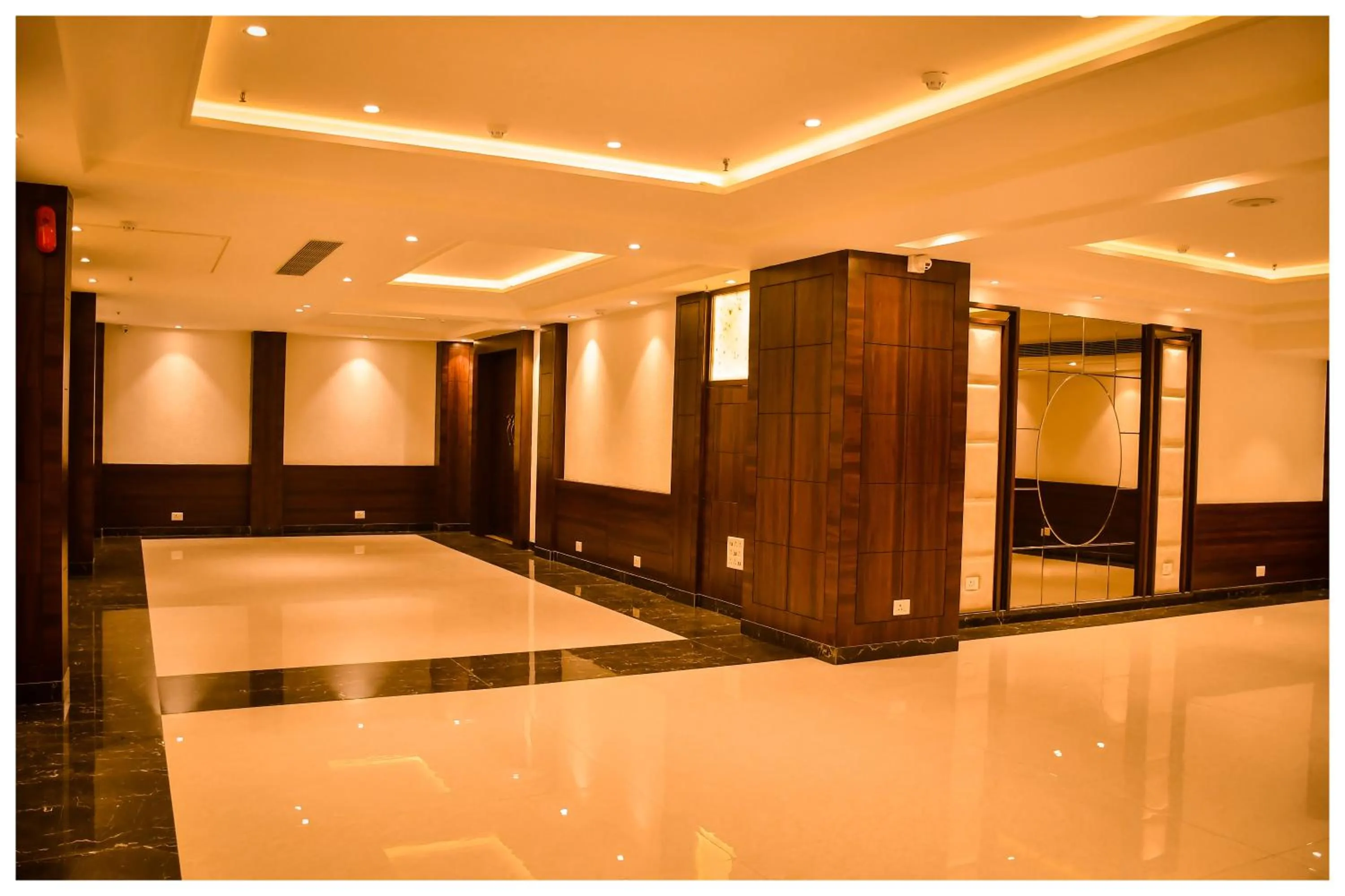 Business facilities in THE DOWNTOWN