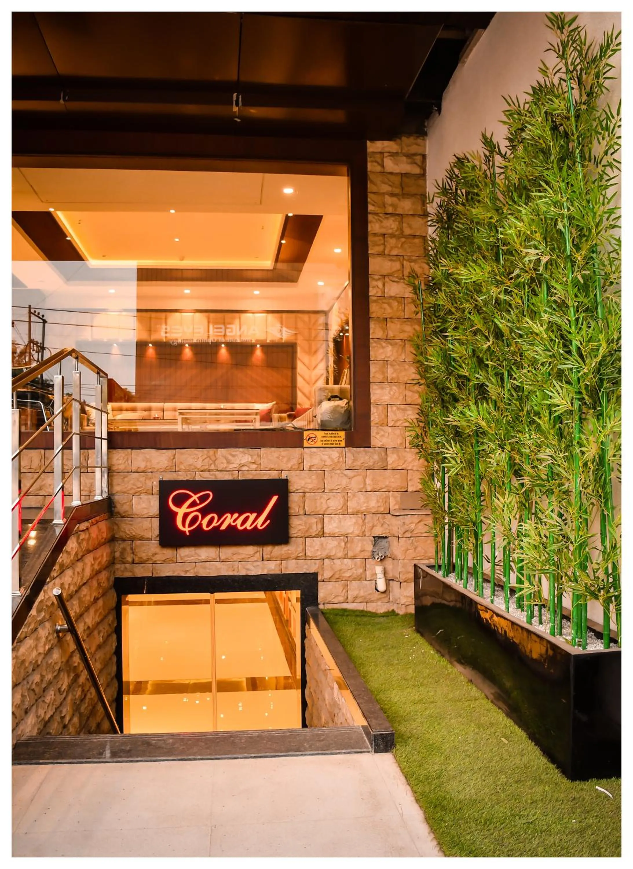 Facade/entrance in THE DOWNTOWN