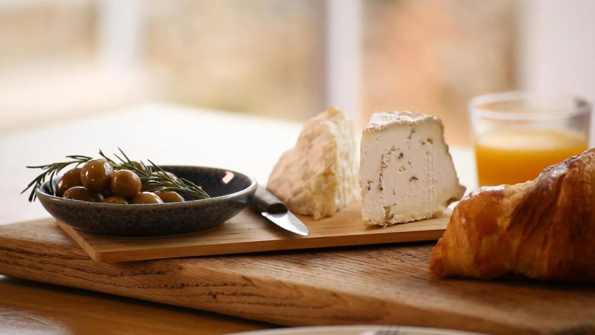 Restaurant/places to eat in Khan Ein Karem Boutique Hotel