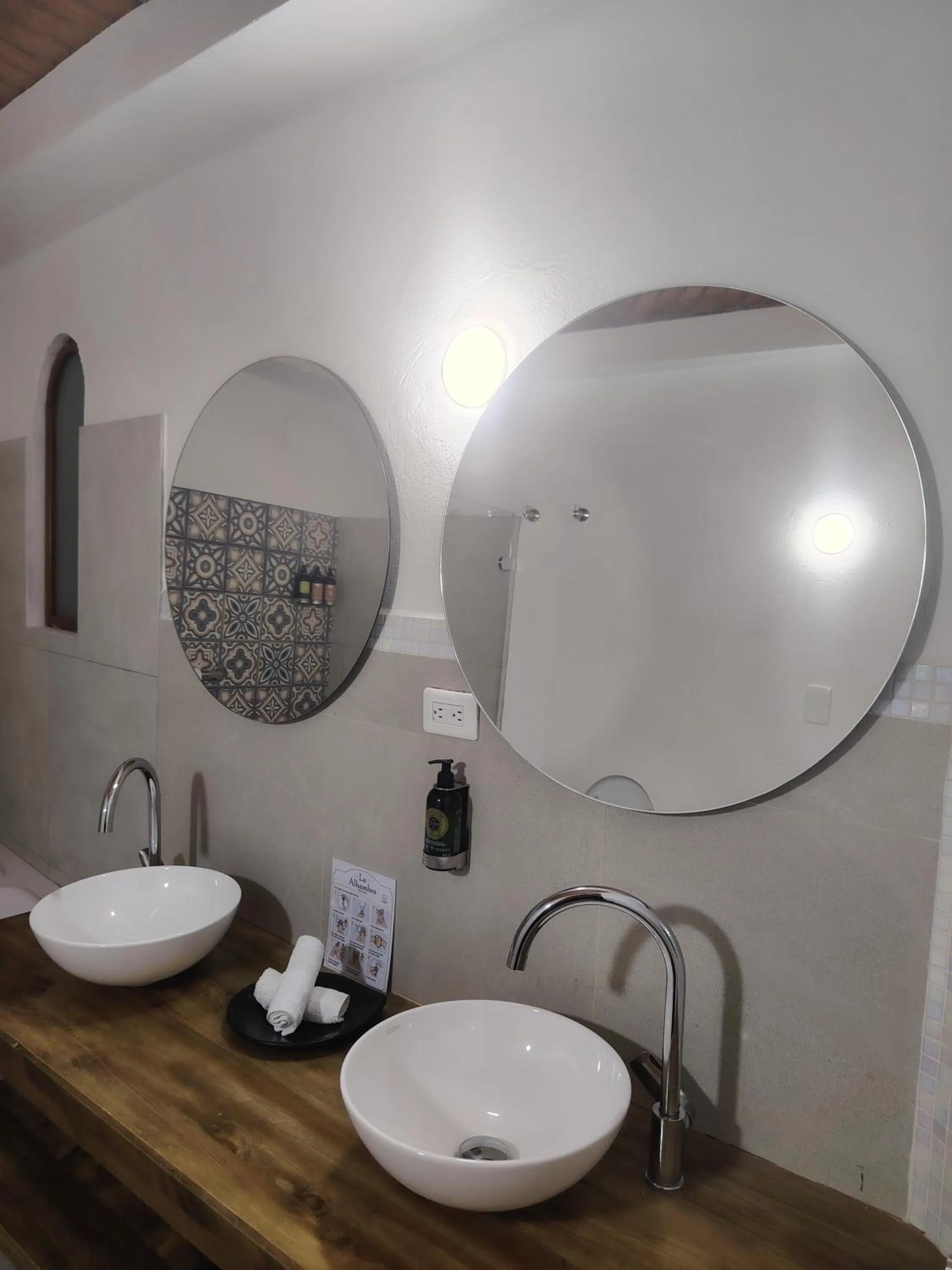 Bathroom in La Alhambra Hotel Boutique