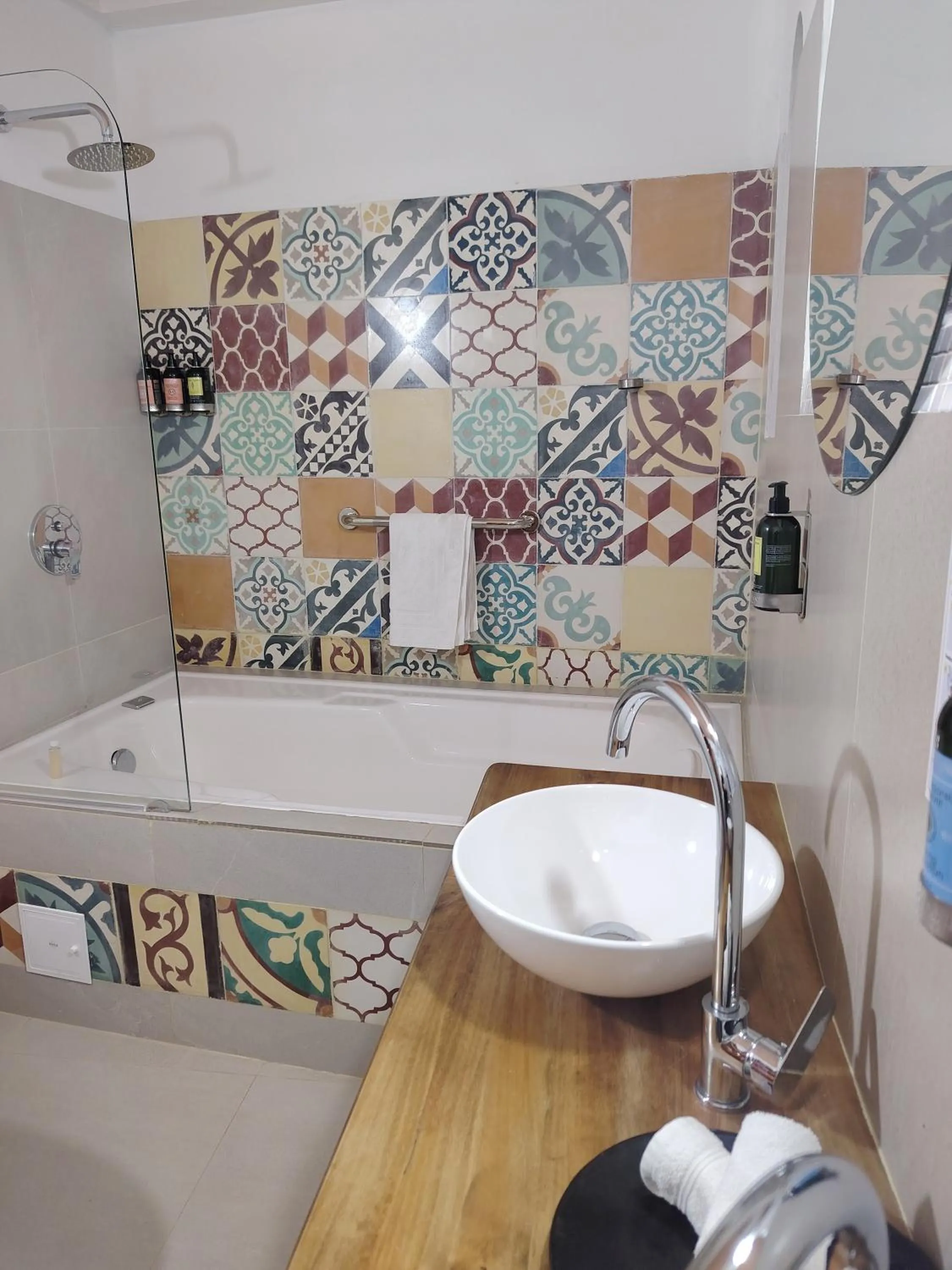 Bathroom in La Alhambra Hotel Boutique