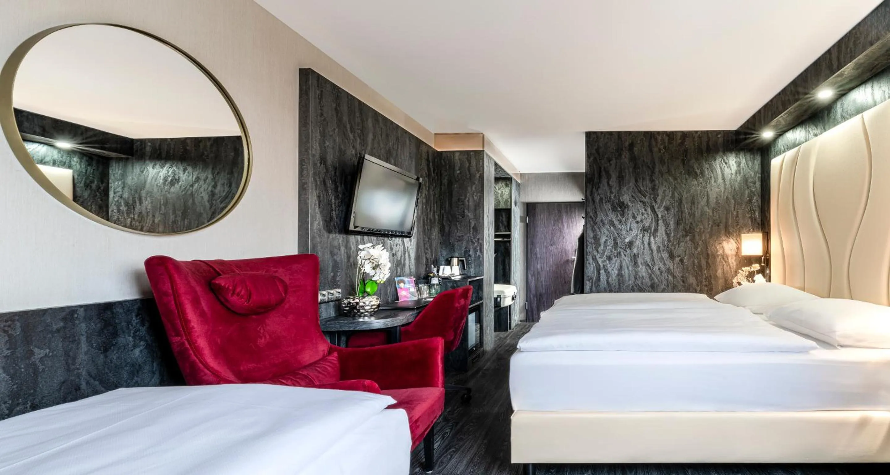 Bed in PLAZA INN Mühldorf