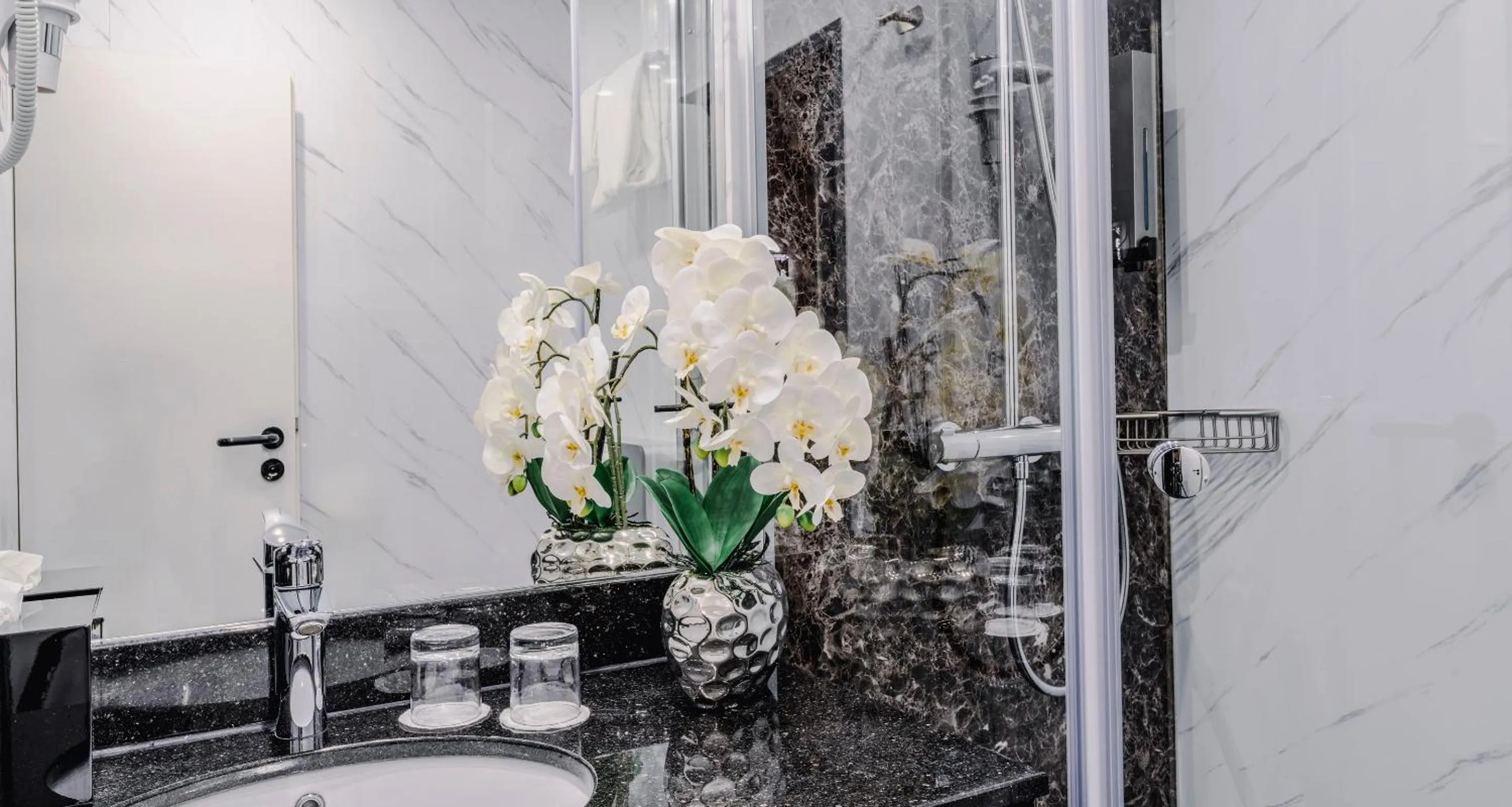 Shower in PLAZA INN Mühldorf