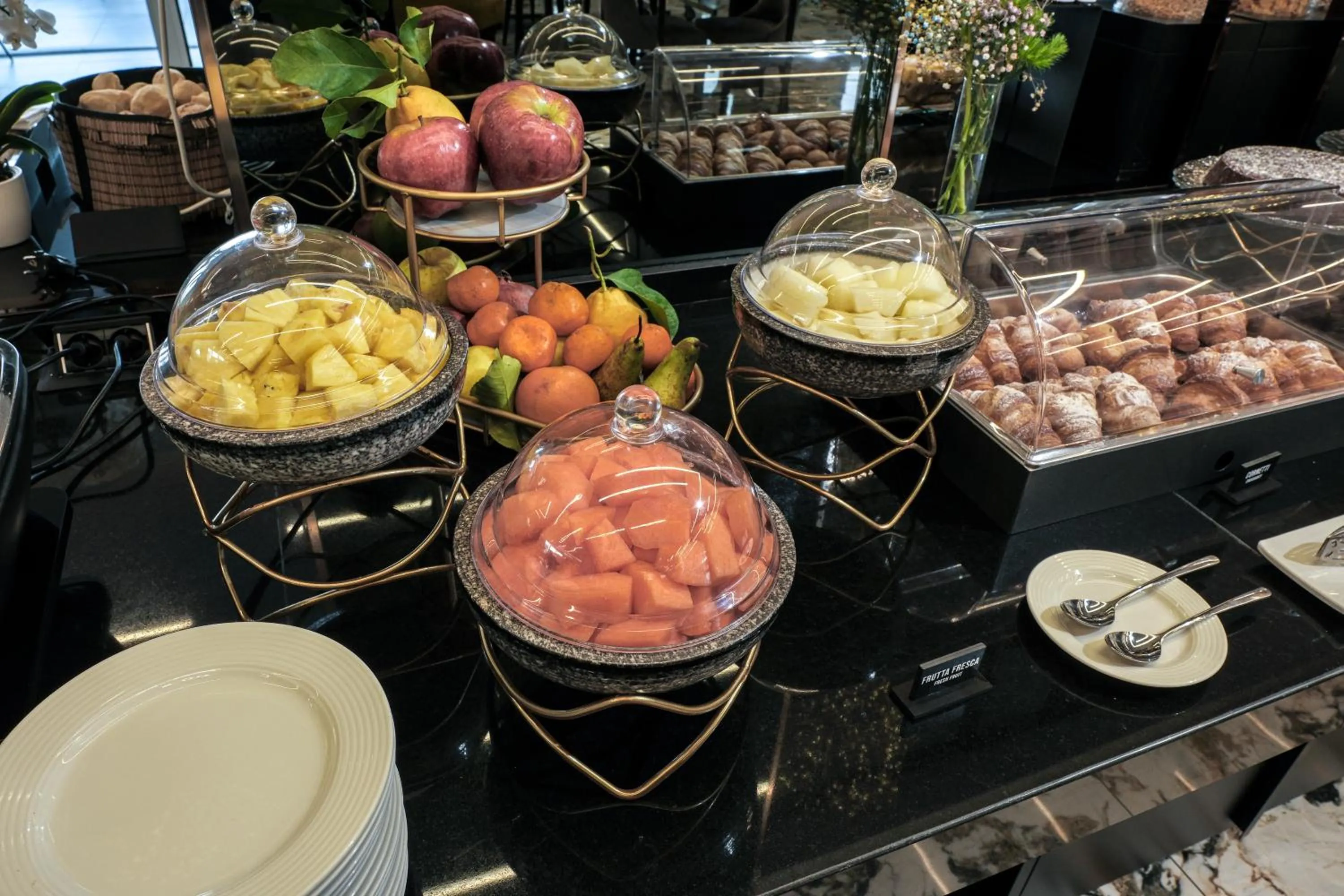 Breakfast in Hotel & Resort Tre Fontane Luxury